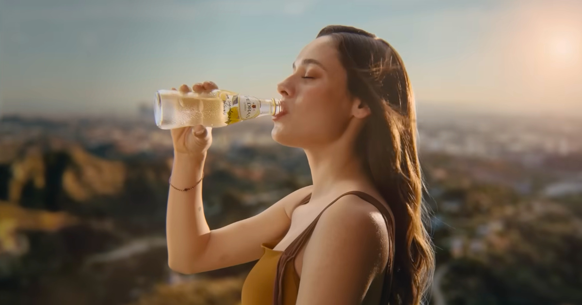 “Ser Natural Traz Frutos”: Pedras Sabores lança campanha com Daniela Melchior
