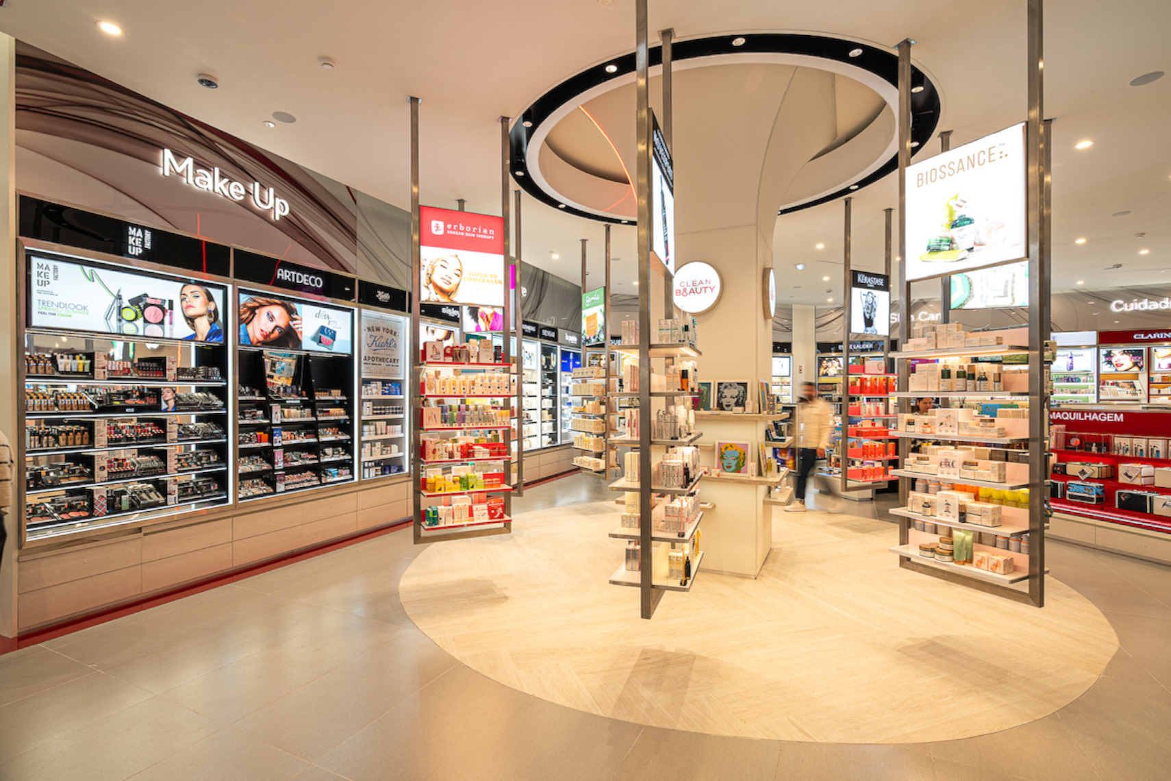 Perfumes &amp; Companhia apresenta novo hub de beleza no CascaiShopping