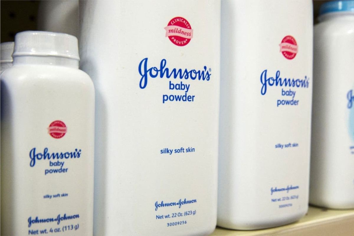 Johnson &amp; Johnson suspende venda de pó de talco para bebés