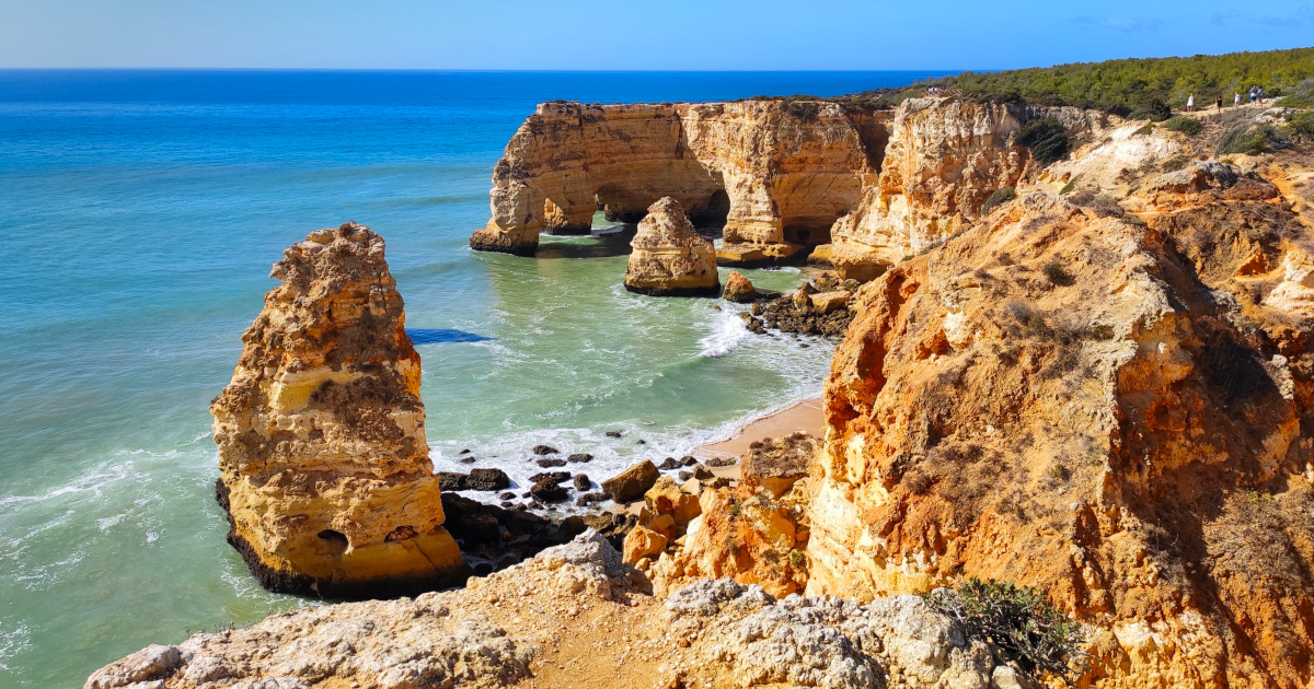 Férias dos portugueses: Algarve mantém liderança, mas Costa Alentejana ganha terreno