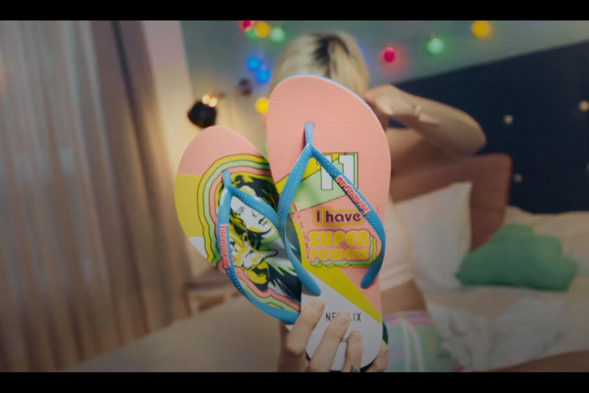 Havaianas e Netflix lançam coleção inspirada em personagens de séries