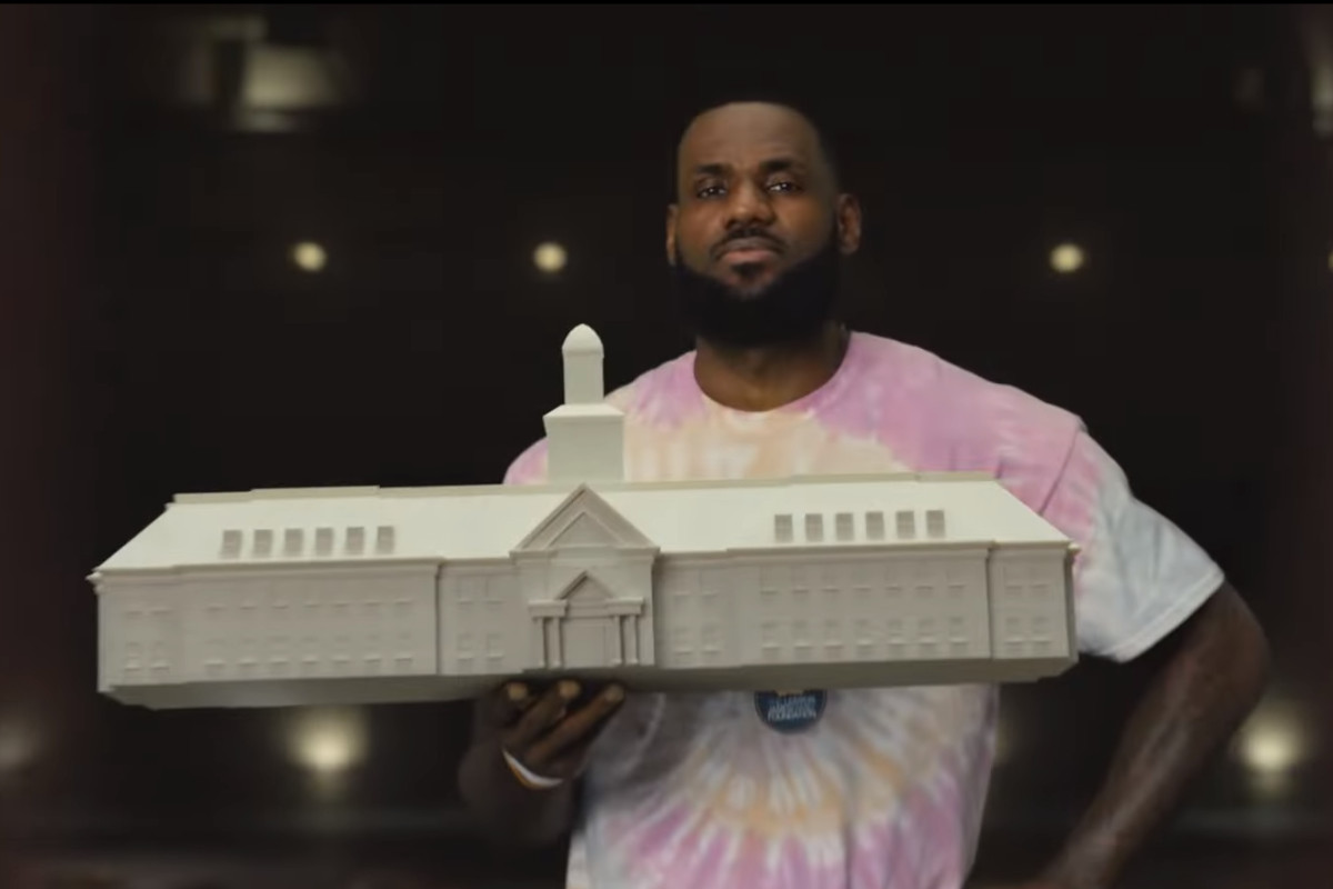 LeBron James protagoniza campanha de bebida da Pepsico