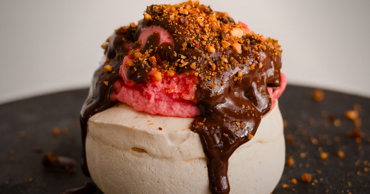 Suspiro e gelado no mesmo mini bolo? Santini e O Bolo da Marta criam edição especial