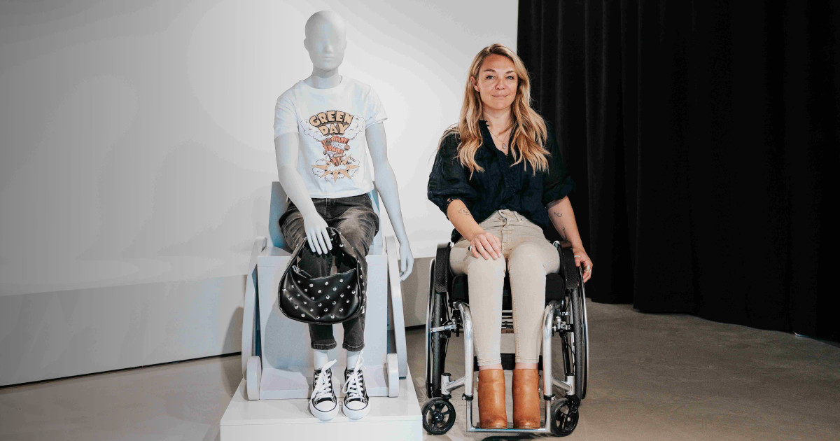 Primark dá vida à inclusão com “Sophie”, o primeiro manequim sentado da empresa