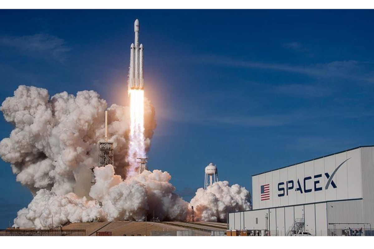 SpaceX vai transmitir anúncios publicitários no espaço