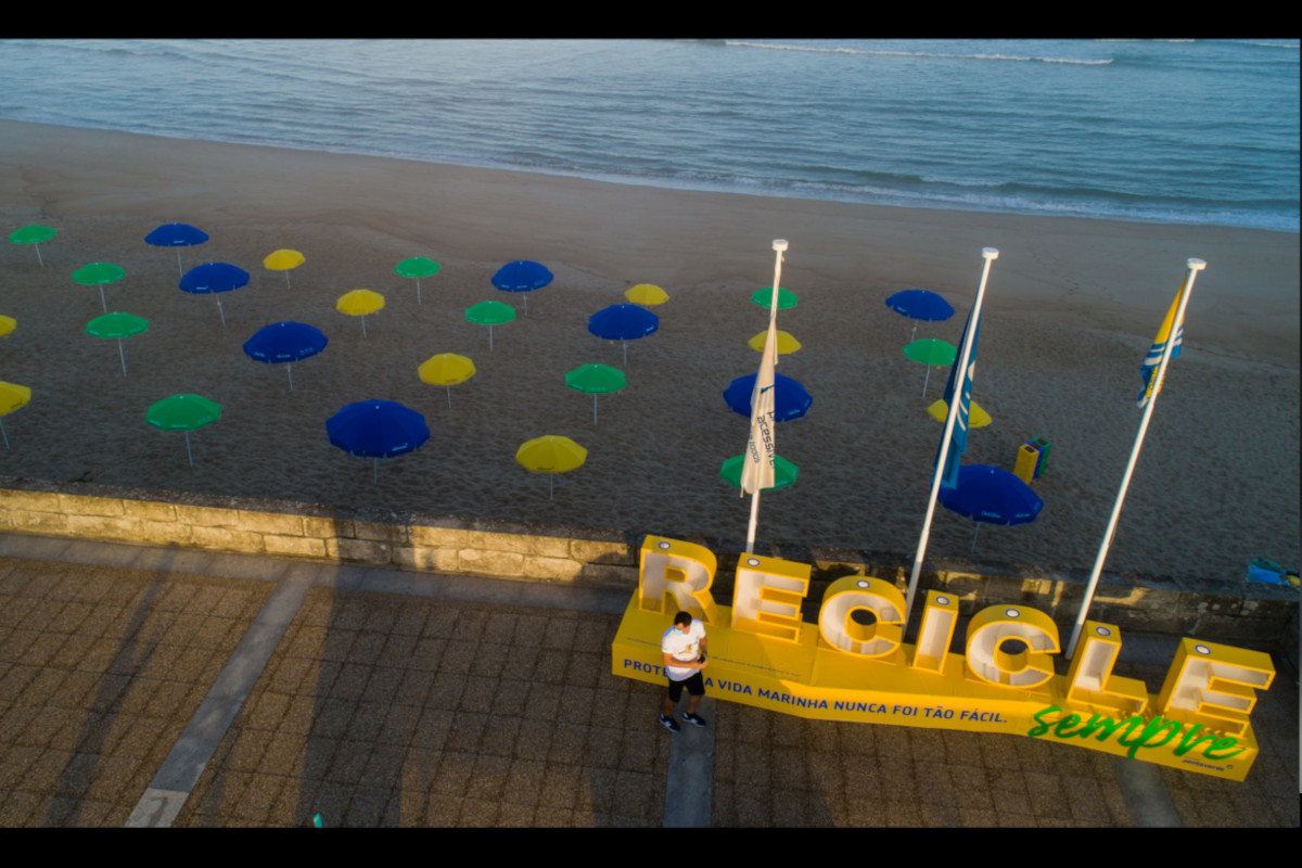 Sociedade Ponto Verde leva reciclagem à praia