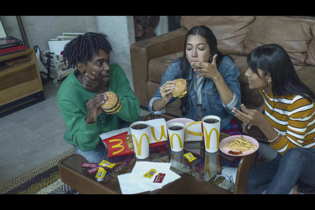 McDonald’s utiliza embalagens para criar palavras em campanha