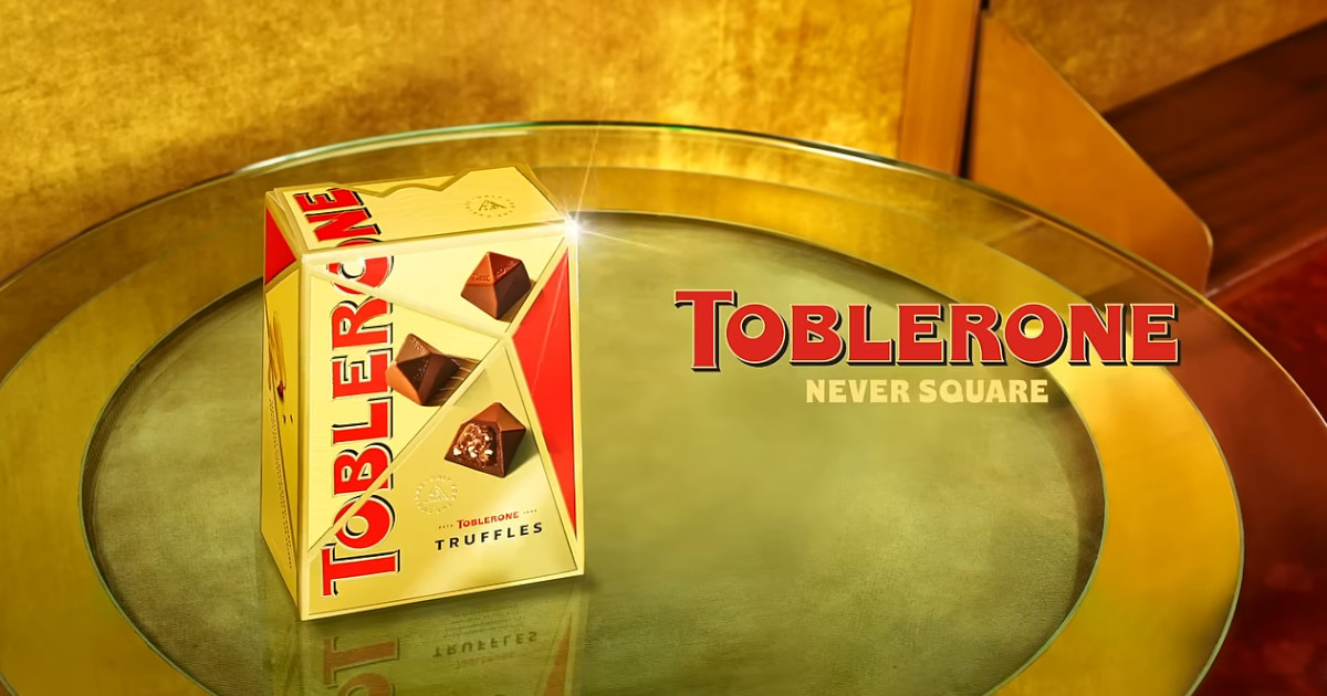 “Qualquer que seja o presente, acrescente um diamante”, sugere a Toblerone em nova campanha