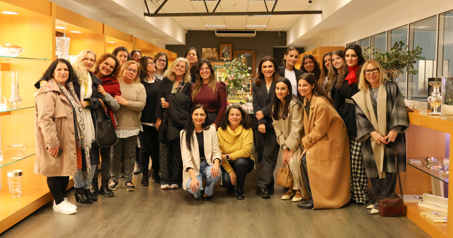 Topázio celebra a mulher com lanche solidário