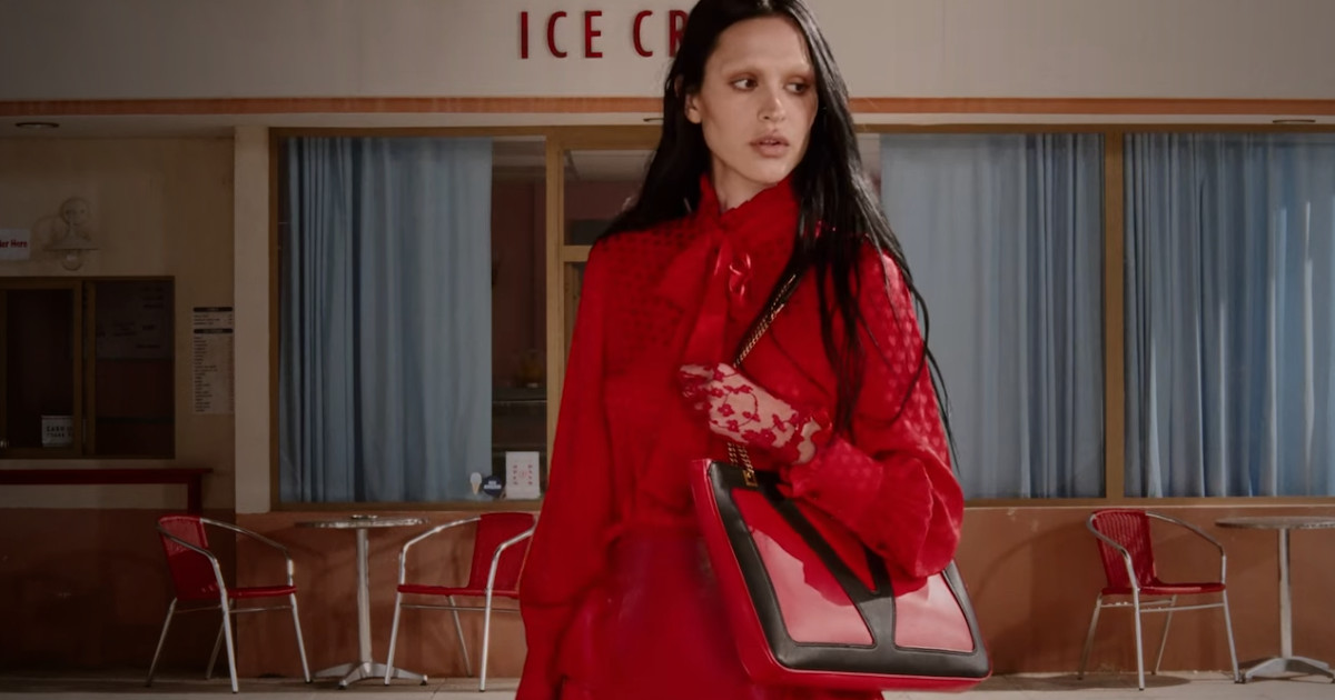 Nova campanha da Valentino celebra a beleza dos momentos quotidianos