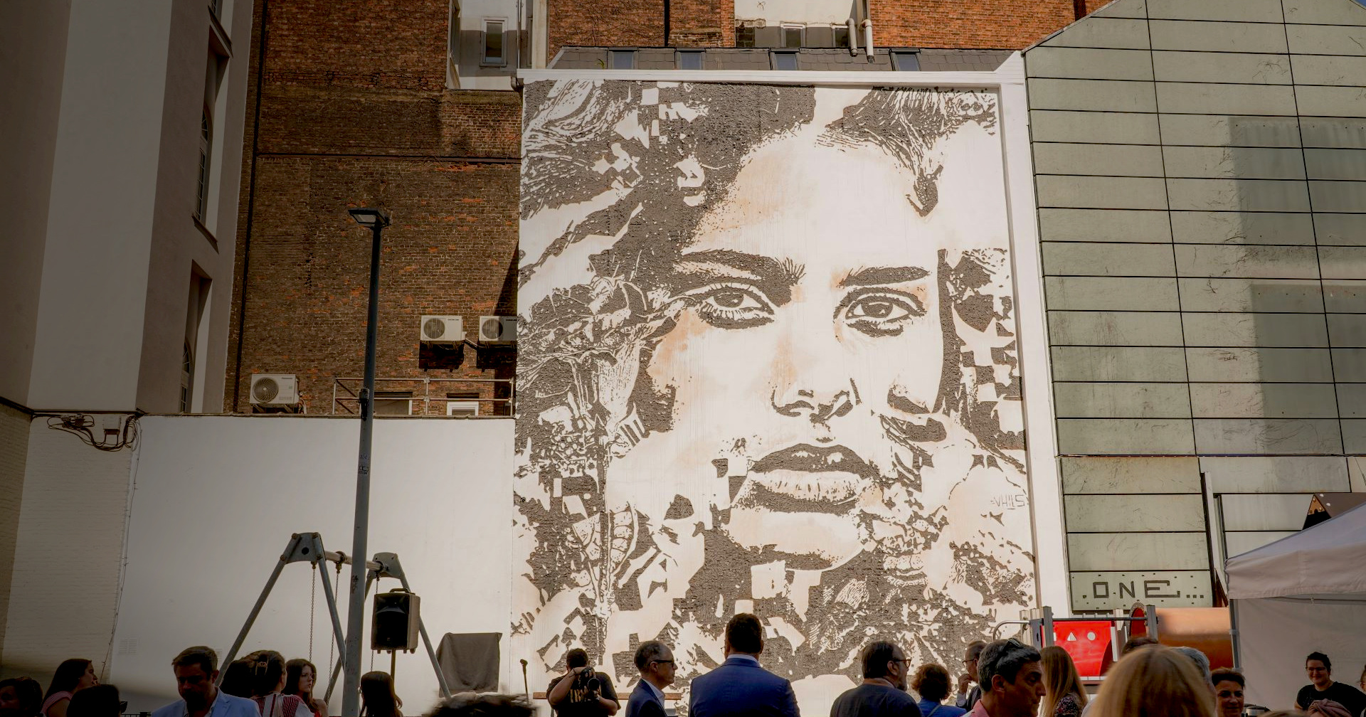 Vhils inaugurou mural em Bruxelas com o apoio do Turismo de Portugal