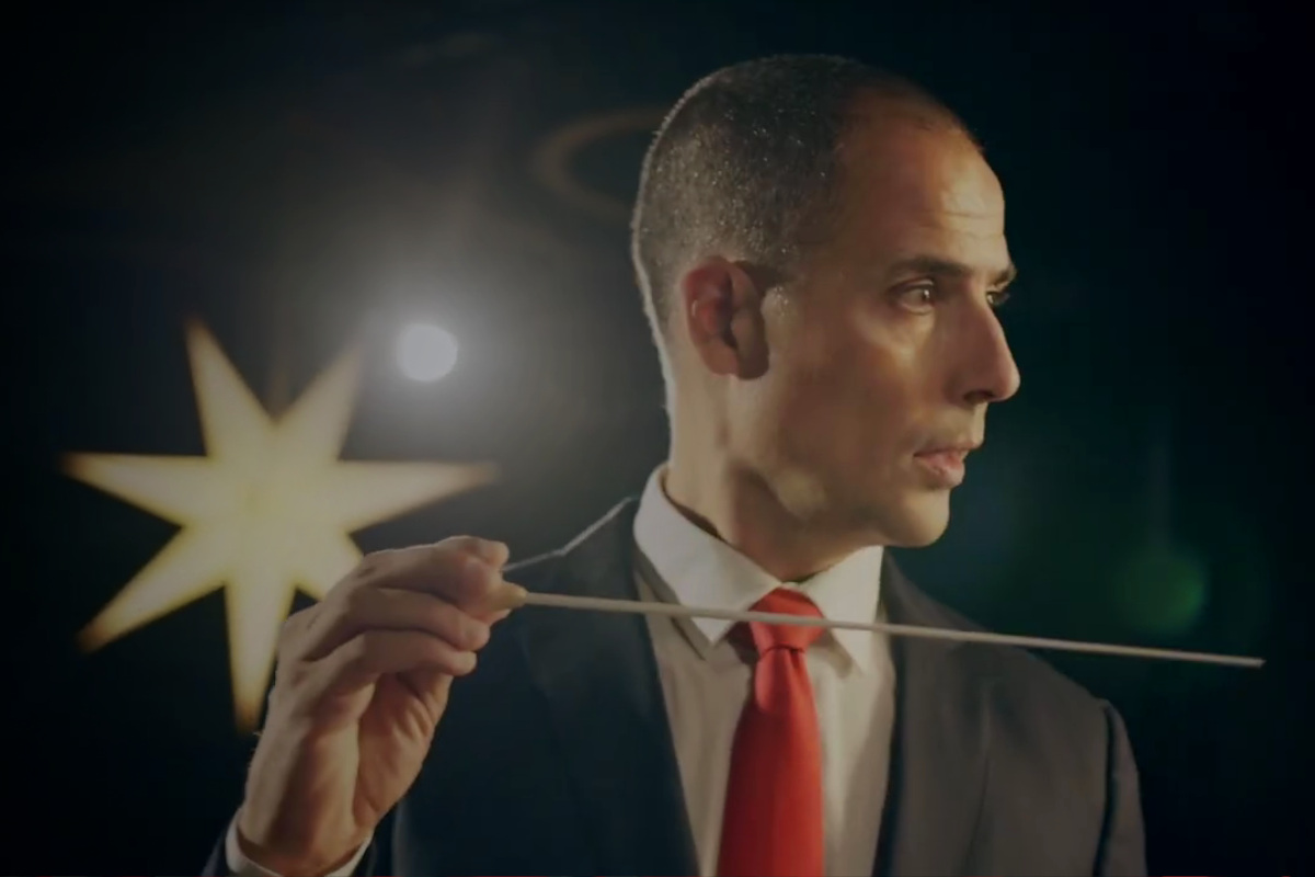 26 crianças formam coro e Ricardo Araújo Pereira é o maestro