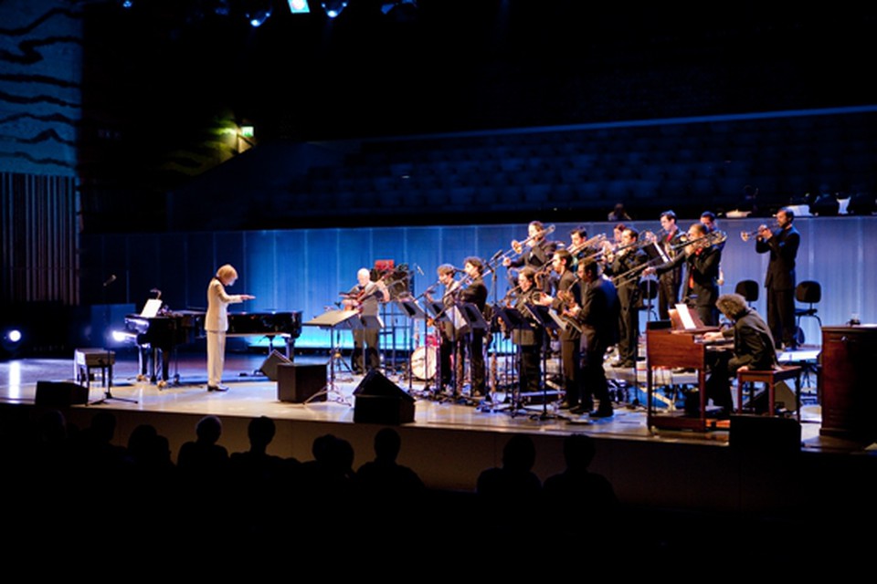 2010-04-11 Orquestra Jazz de Matosinhos &amp; Carla Bley