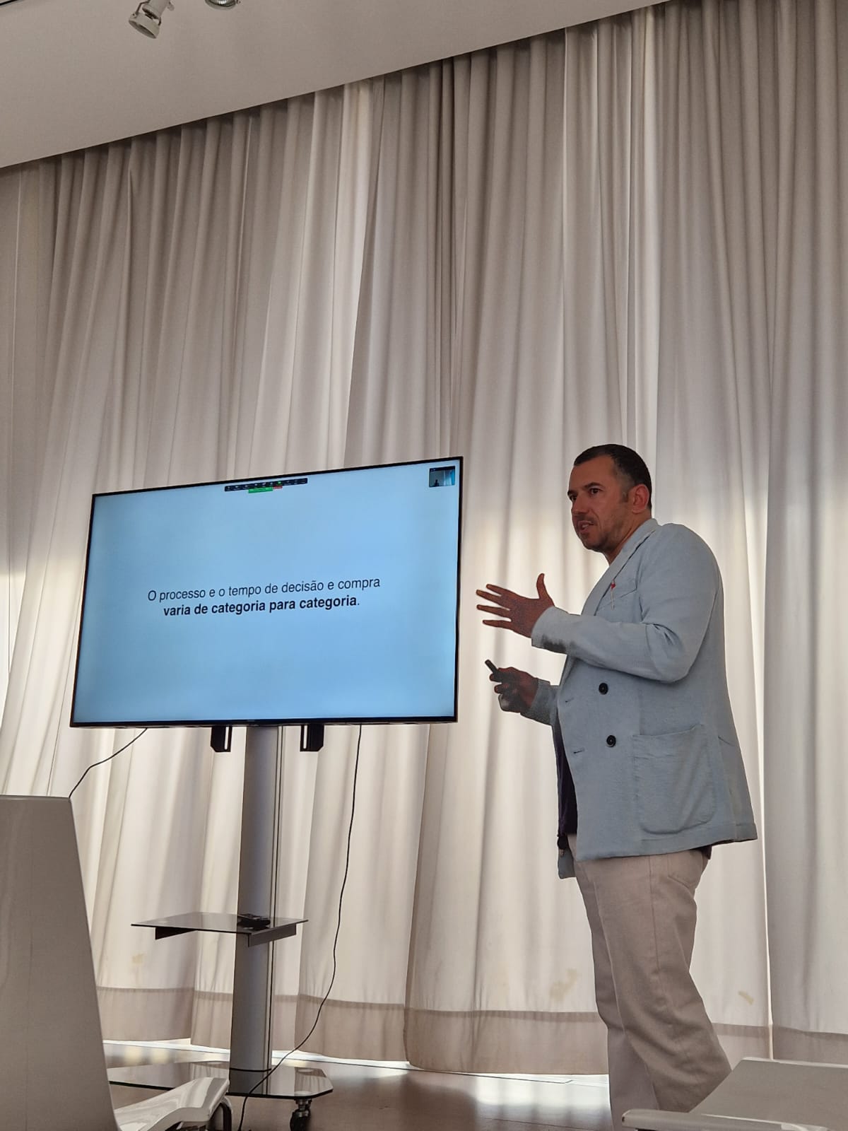 2023 A masterclass "Pescar com uma granada - A Nova Jornada do Consumidor" já está online