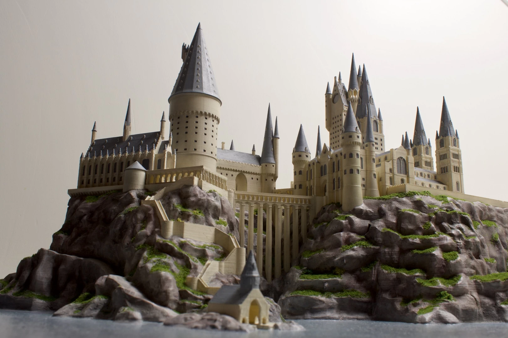 Front view of model of Hogwarts castle from harry potter 3d printed in plastic fdm