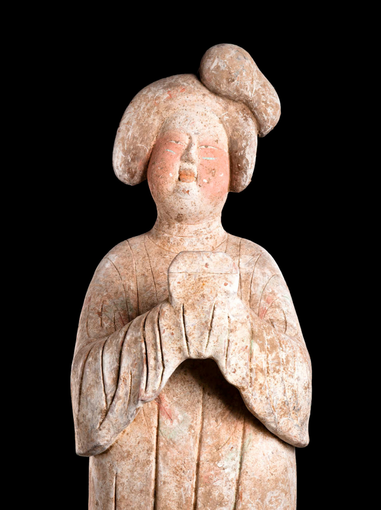 AA Chinesa | Estatueta de uma senhora de corte