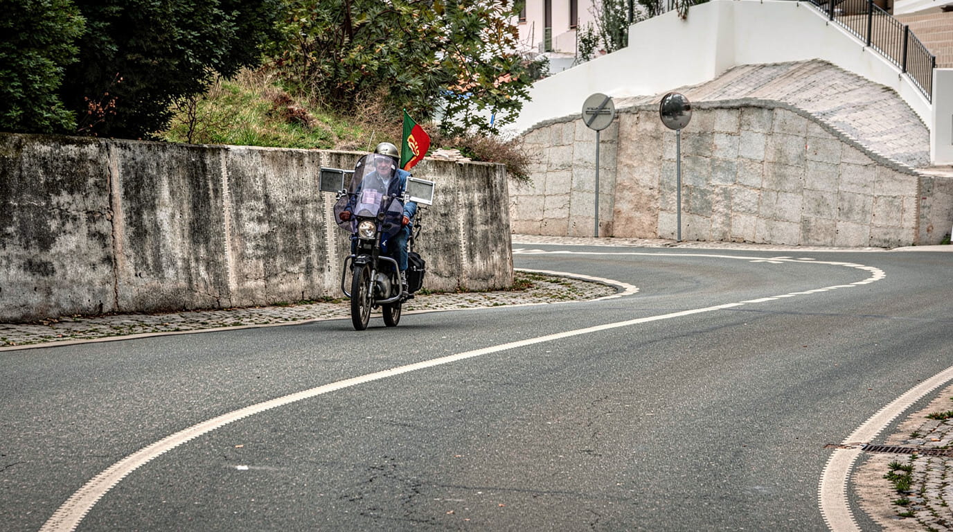 motoqueiro_sociedade_portuguesa