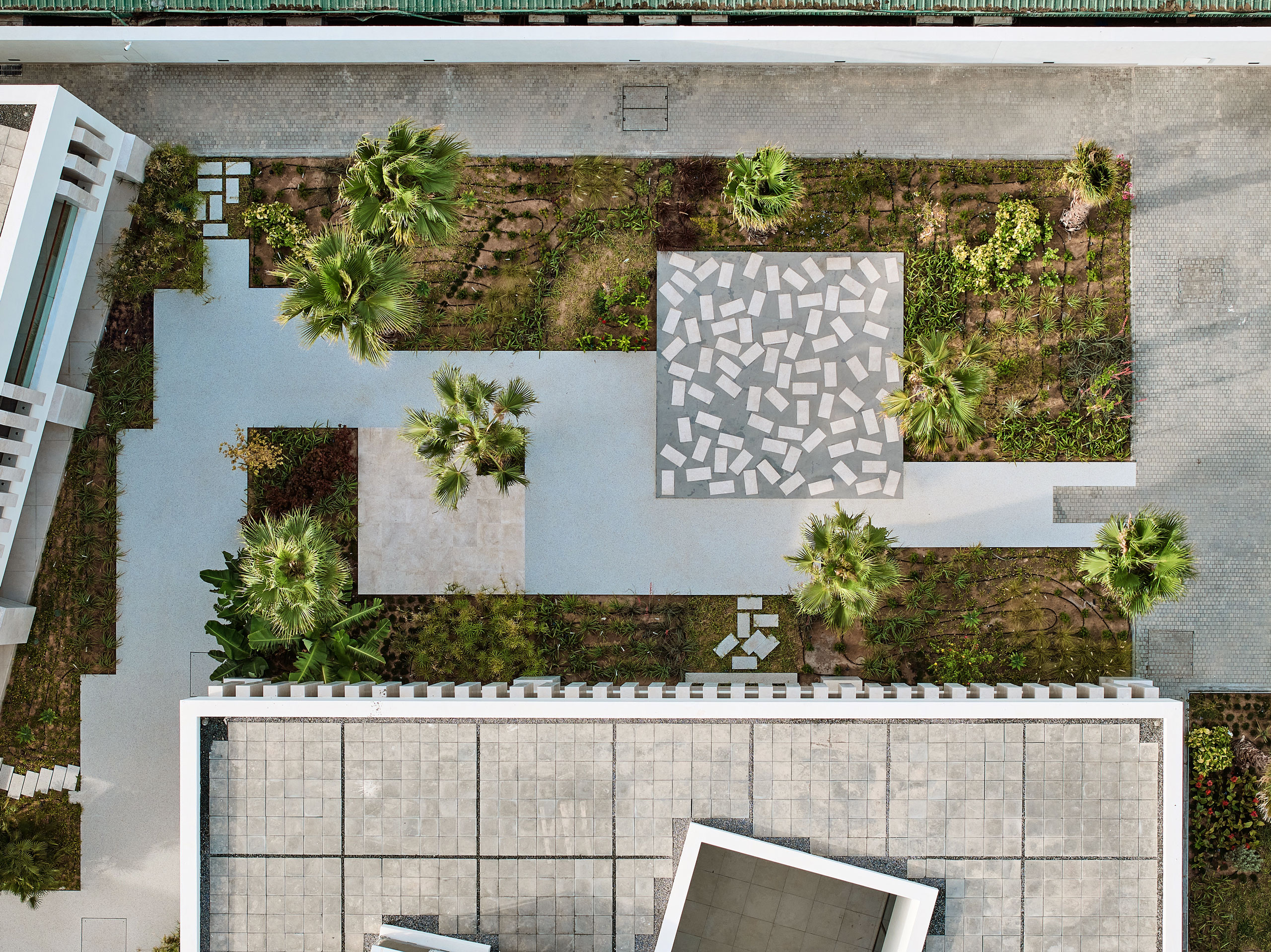 78-WORK — 1702 BREEZE HOUSE