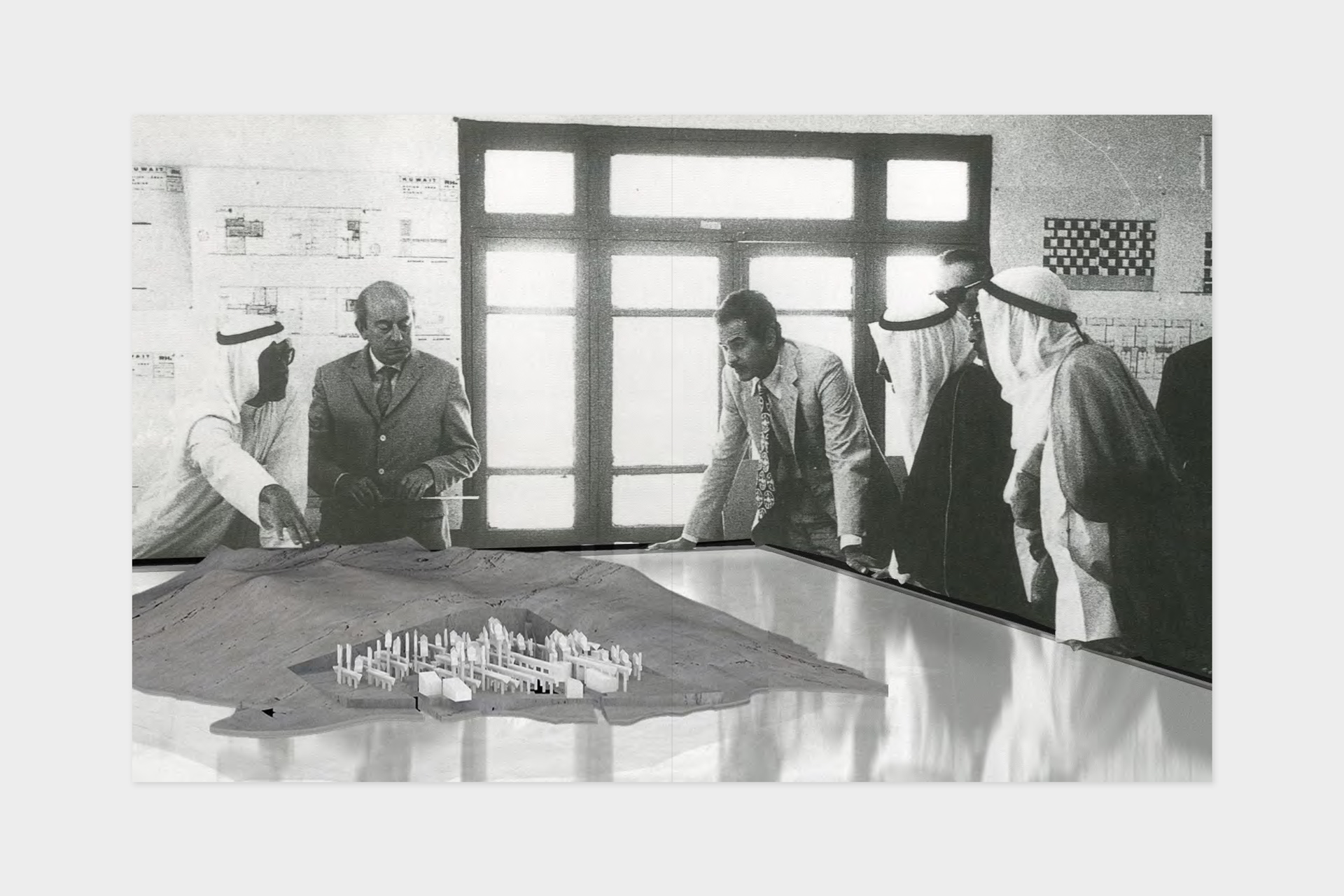 JOURNAL_BETWEEN EAST AND WEST A GULF