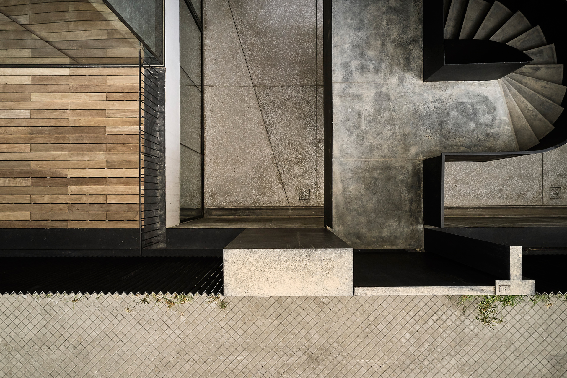 62-WORK — 1126 FISH BOWL