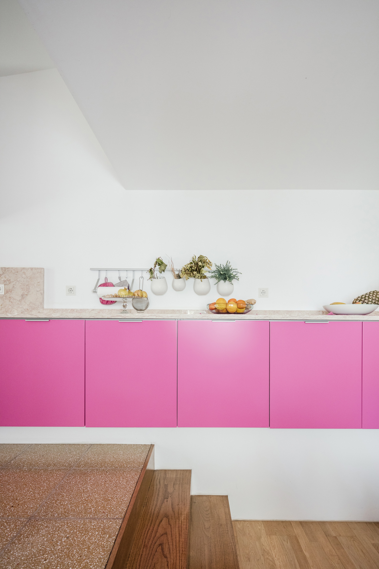 07-WORK — 0904 AMEIJEIRA HOUSE