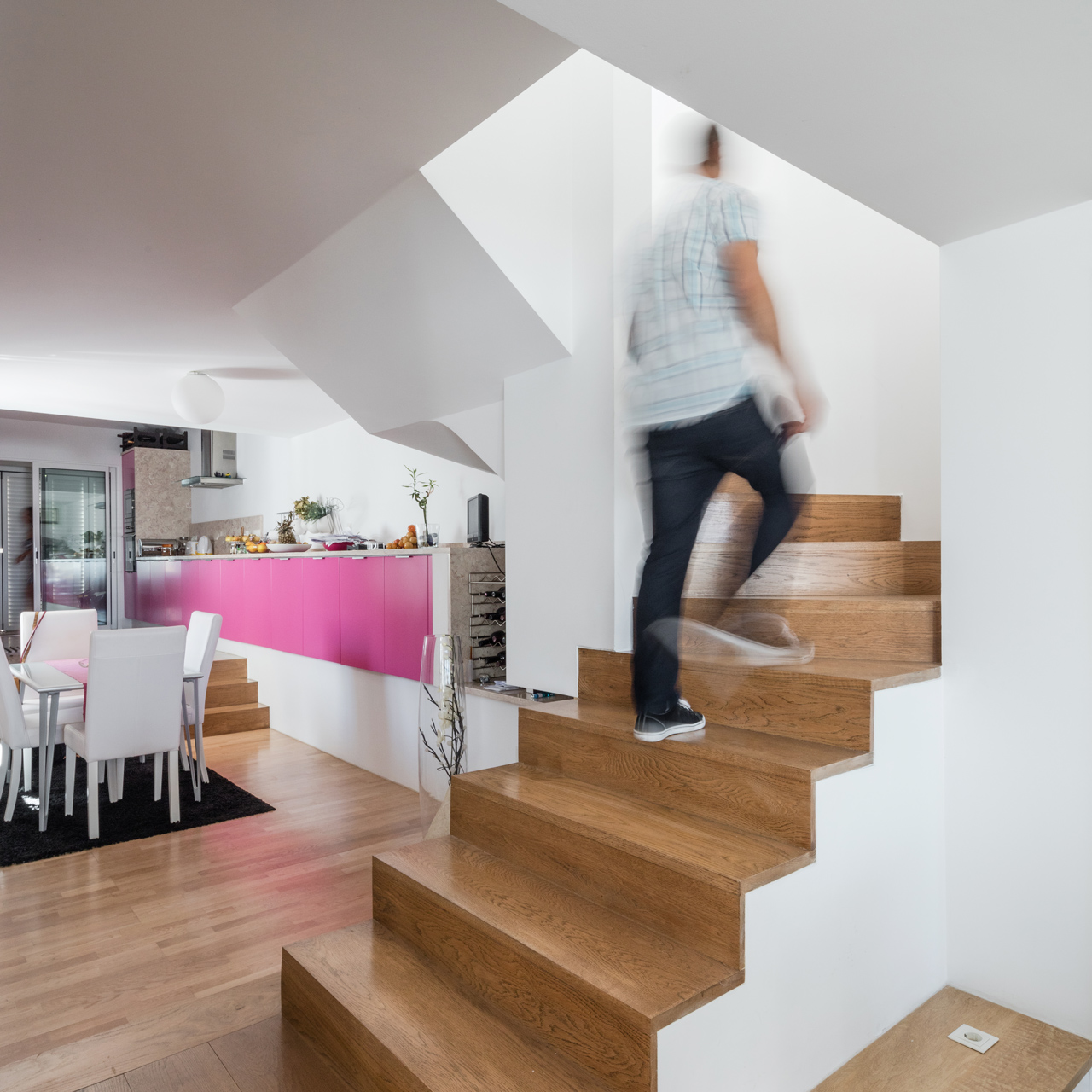 07-WORK — 0904 AMEIJEIRA HOUSE