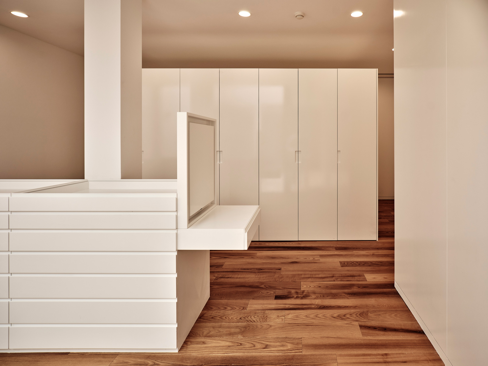 62-WORK — 1126 FISH BOWL