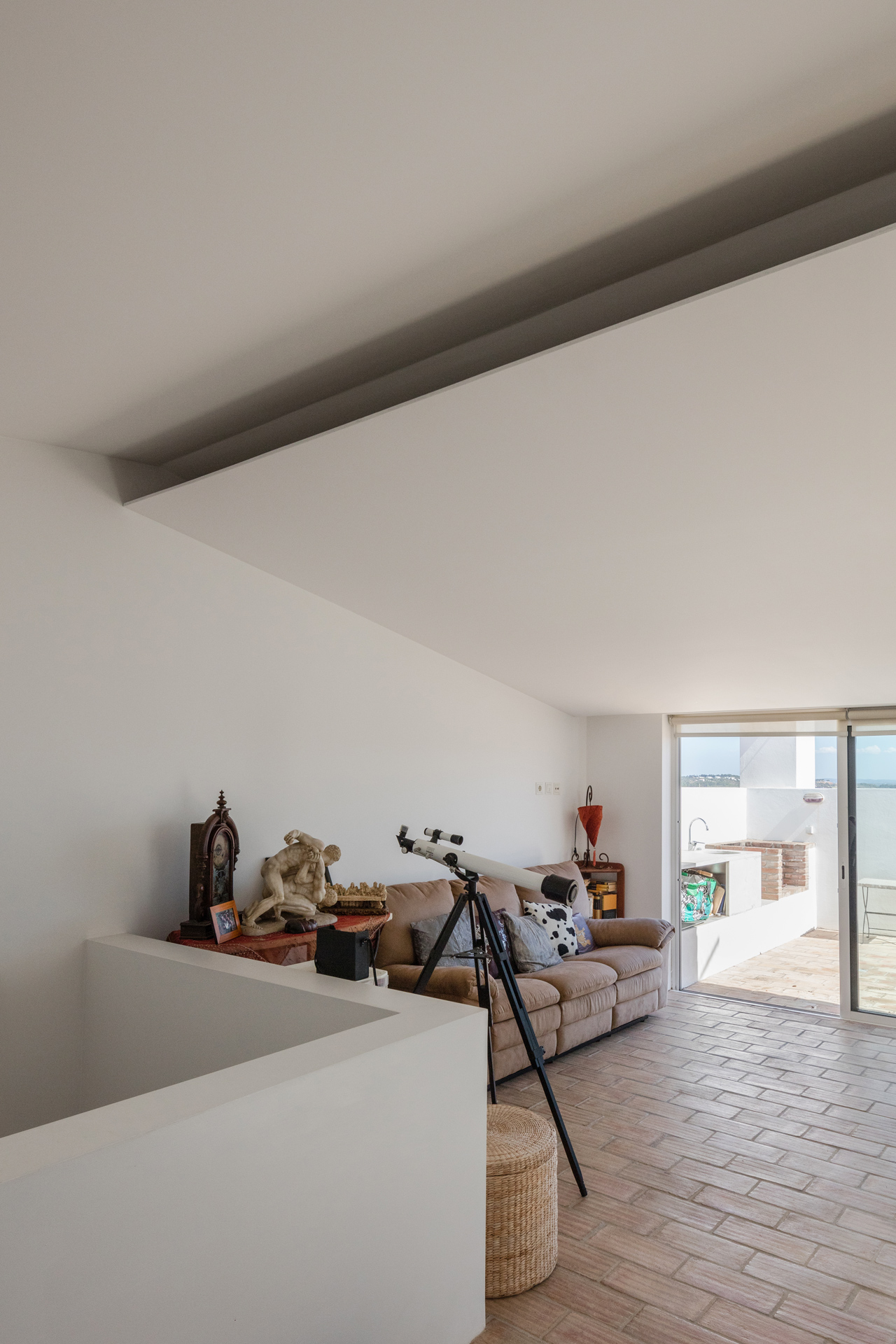 07-WORK — 0904 AMEIJEIRA HOUSE