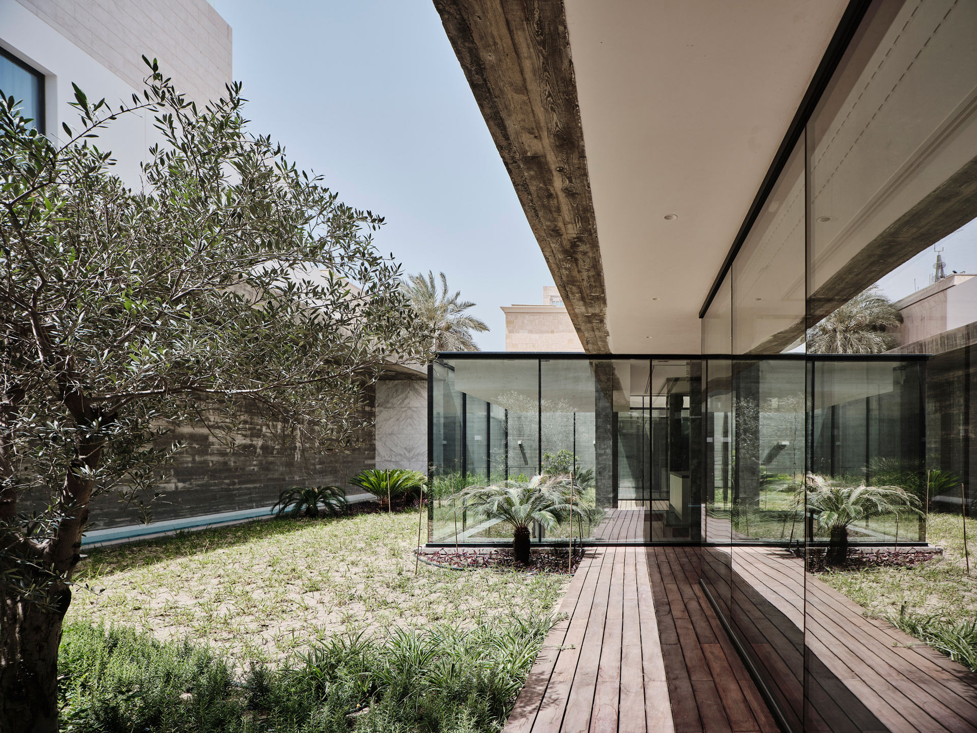 62-WORK — 1126 FISH BOWL