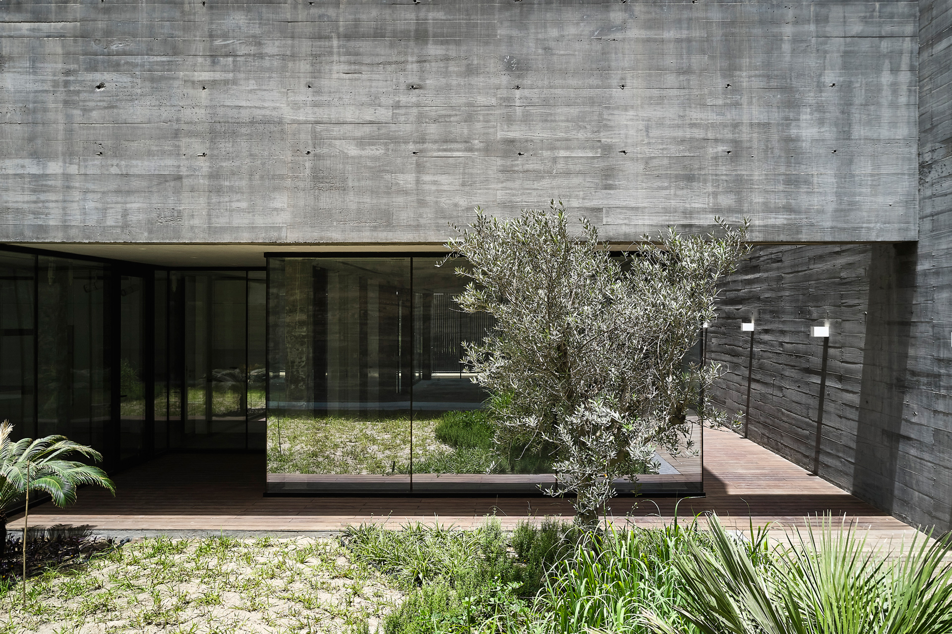 62-WORK — 1126 FISH BOWL