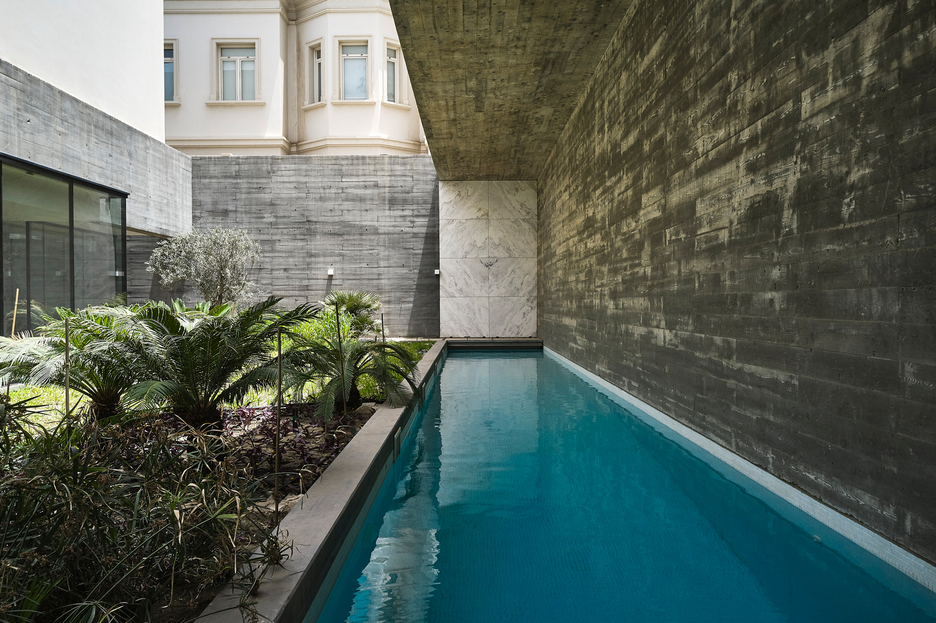 62-WORK — 1126 FISH BOWL