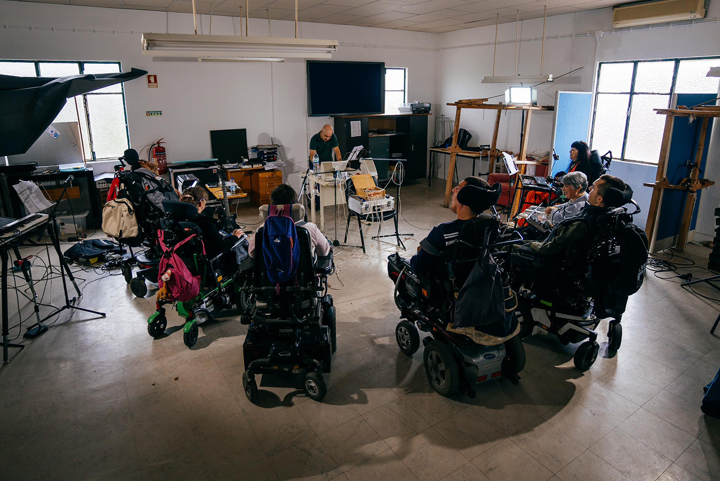 Ligados às Máquinas: A orquestra que une tecnologia e inclusão musical