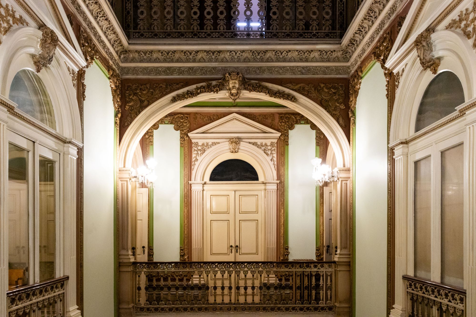 UM OBJETO E SEUS DISCURSOS — PALACETE SILVA MONTEIRO