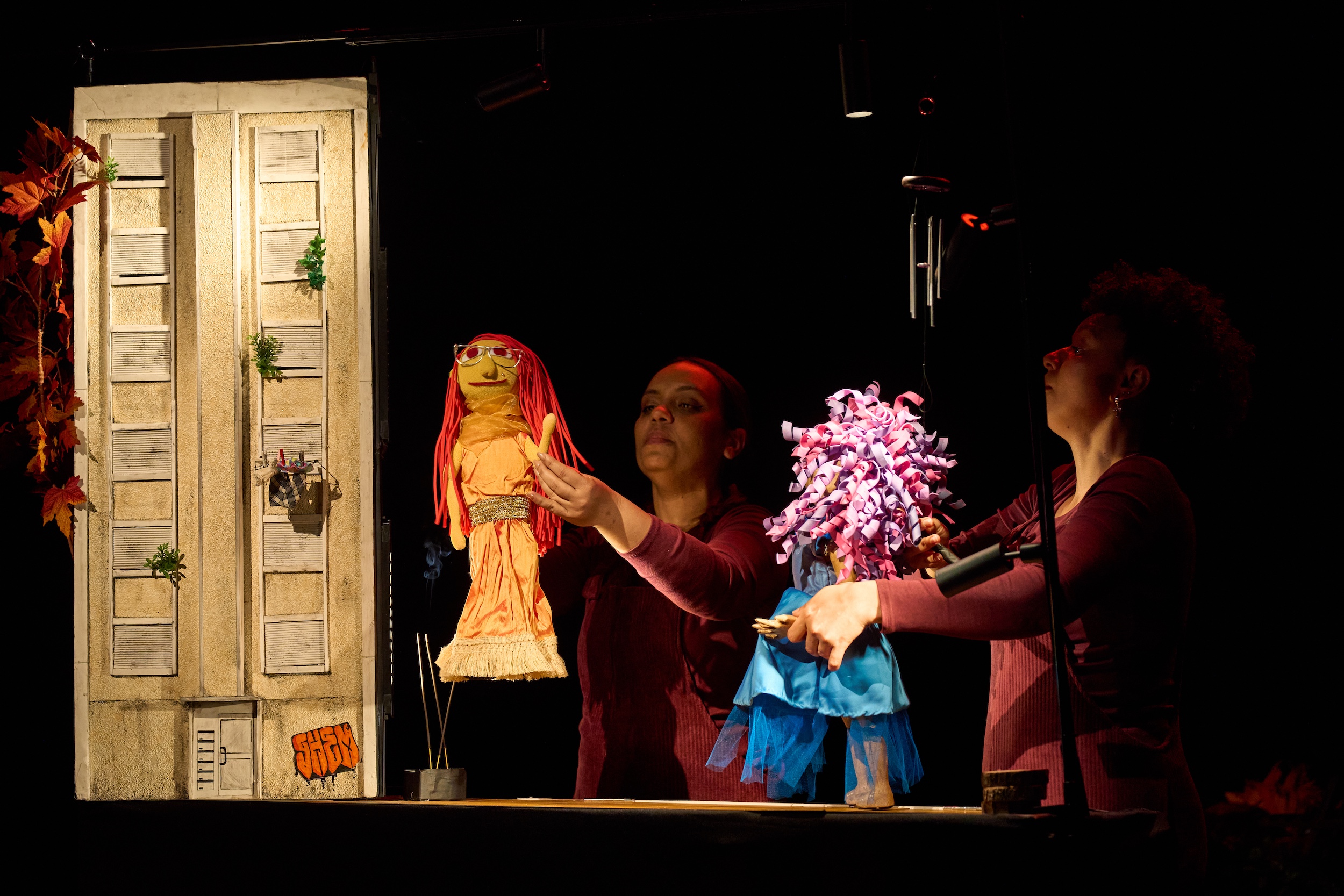 FEIRA DO LIVRO — TEATRO — BELA MUNDO