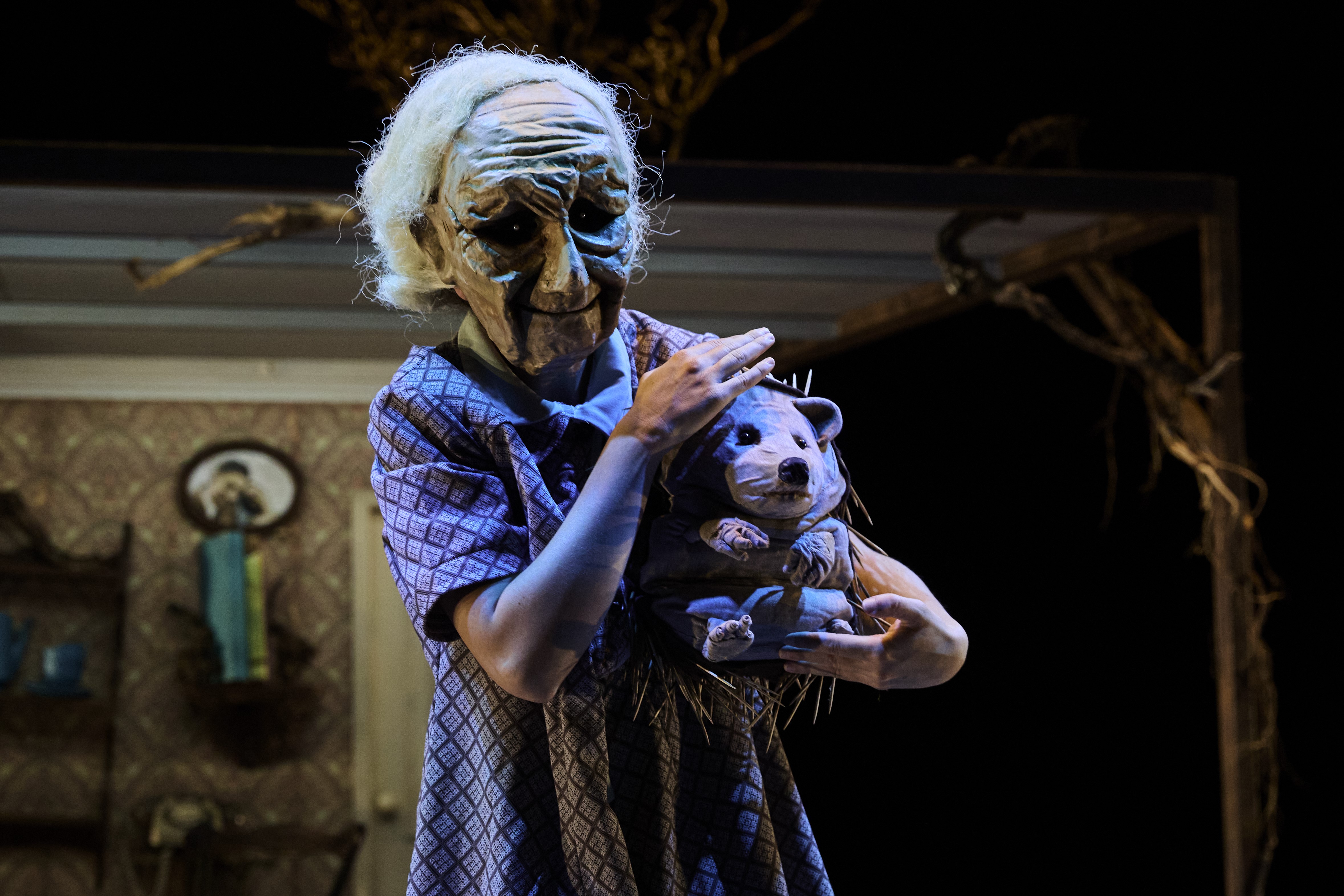 AS MAIS BELAS COISAS DO MUNDO — ESPETÁCULO