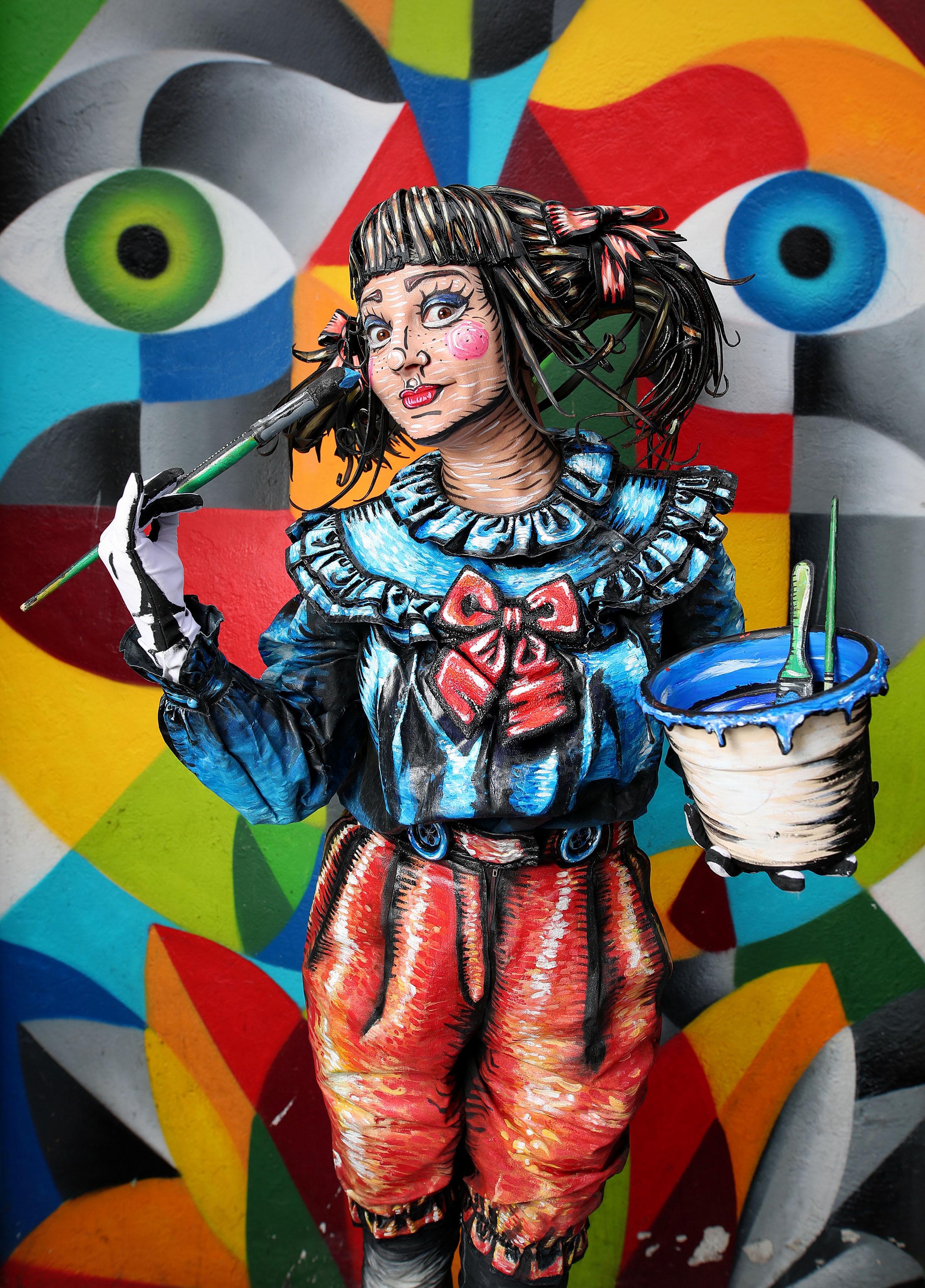 CARTOONETTE — ESTÁTUA VIVA