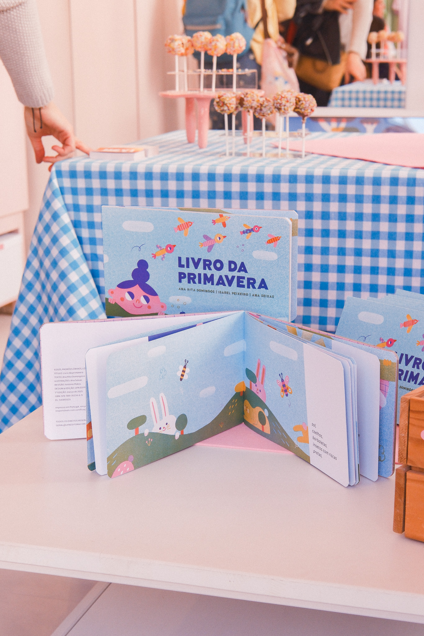 FEIRA DO LIVRO — ENCONTROS COM OFICINA — COMO NASCEM OS LIVROS? — LIVRO DA PRIMAVERA