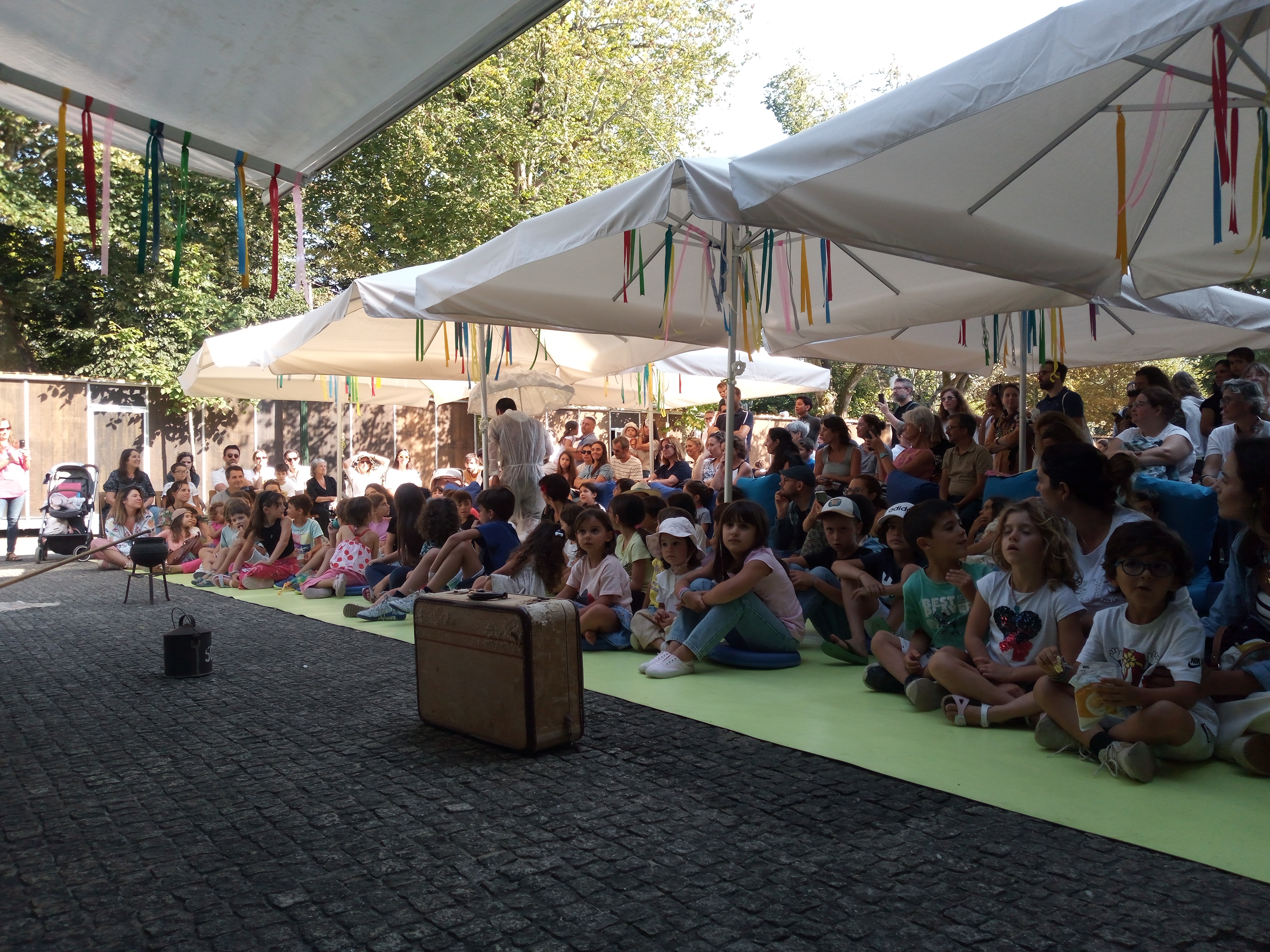 FEIRA DO LIVRO — LEITURAS — ROBERTOS NA FEIRA