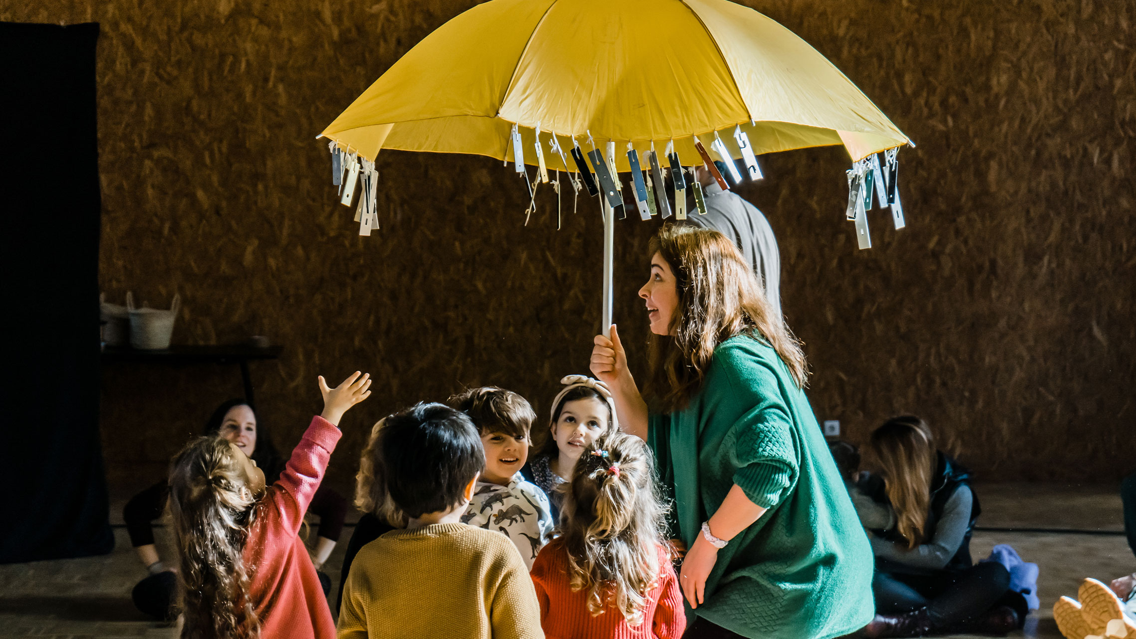FEIRA DO LIVRO — ESPETÁCULO PARA BEBÉS — HÁ UM RIO NESTA GOTA 