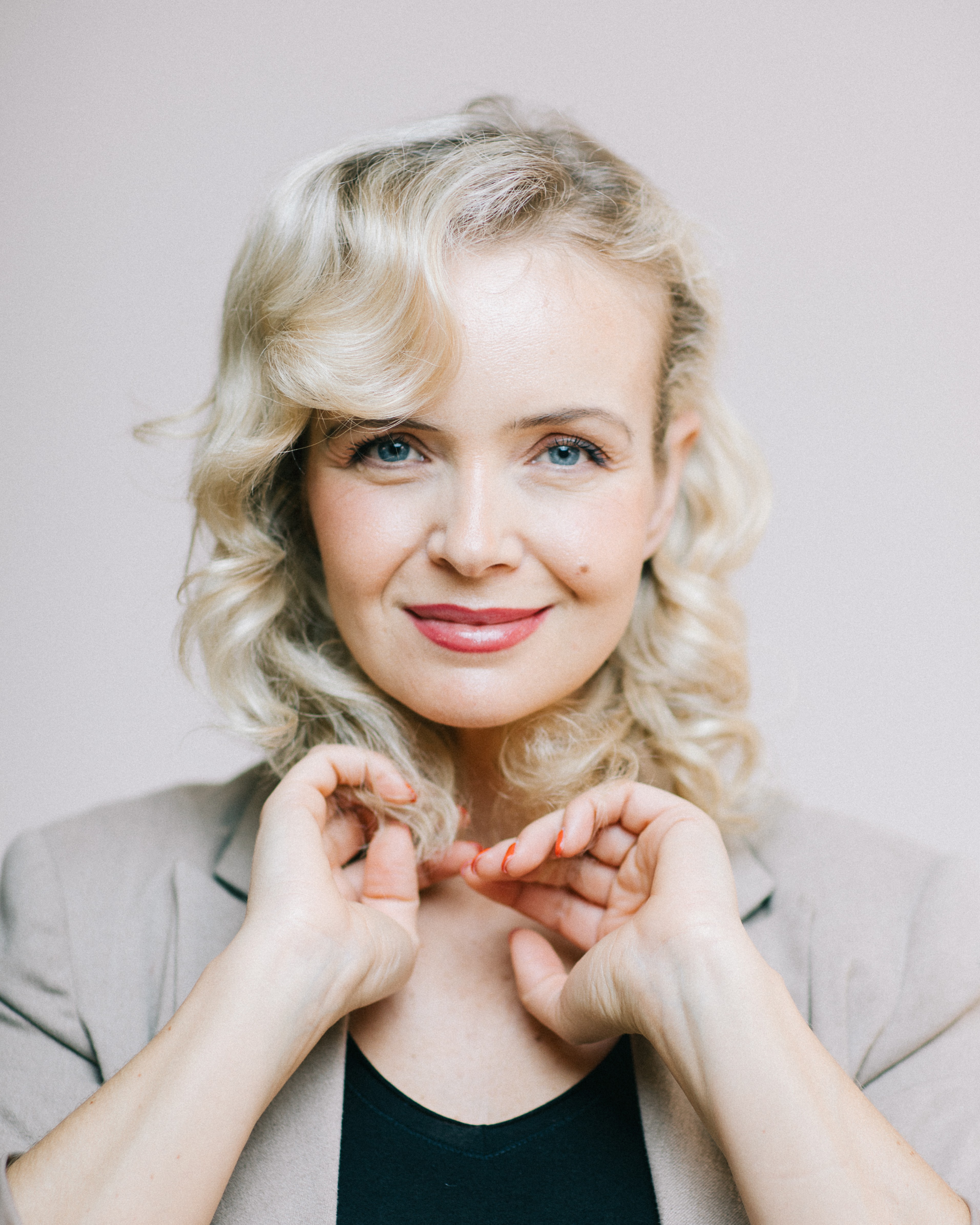 DIA MUNDIAL DA POESIA — PODCAST — A LÍNGUA DESCALÇA