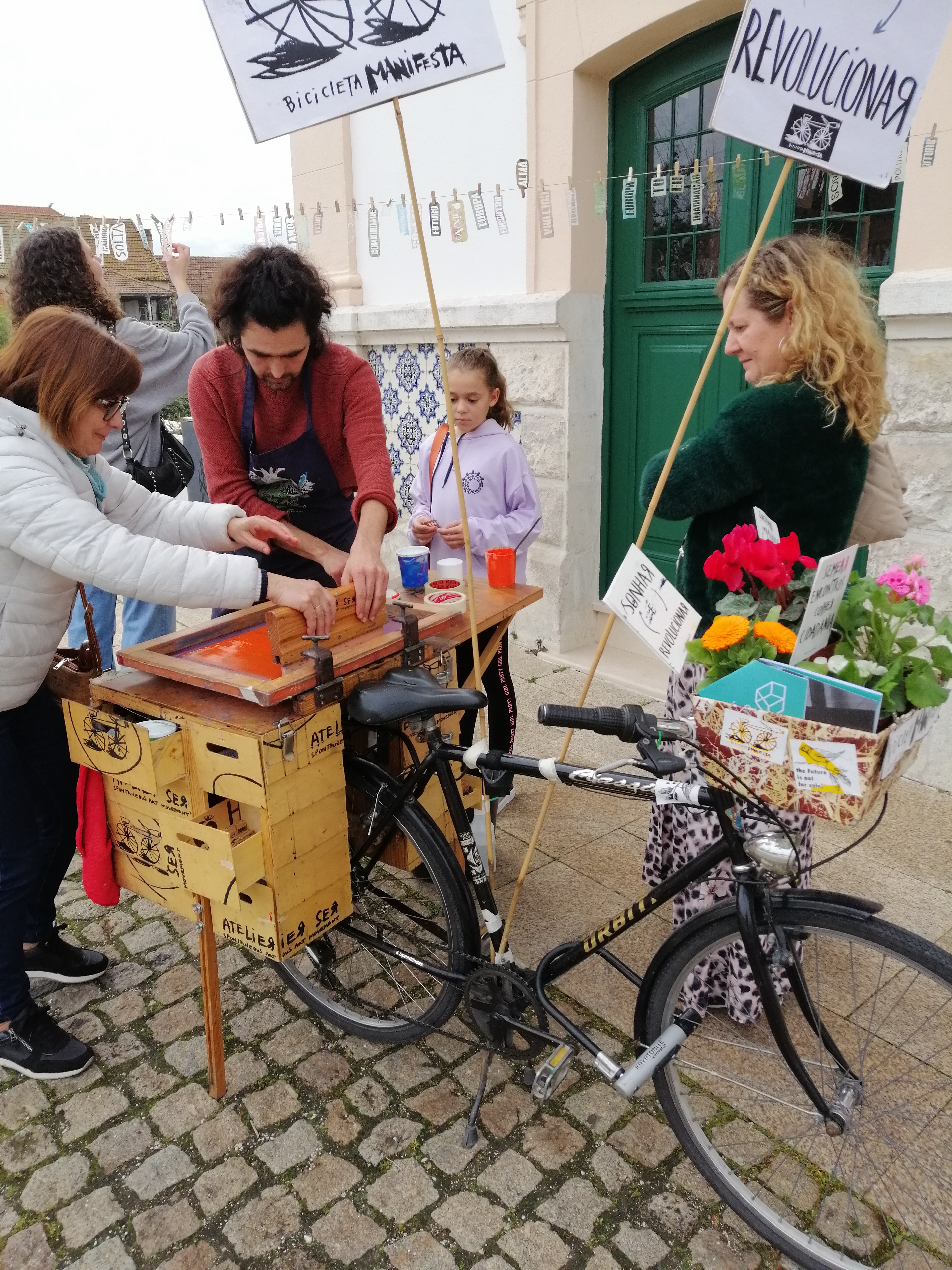 FEIRA DO LIVRO — OFICINA — BICICLETA MANIFESTA