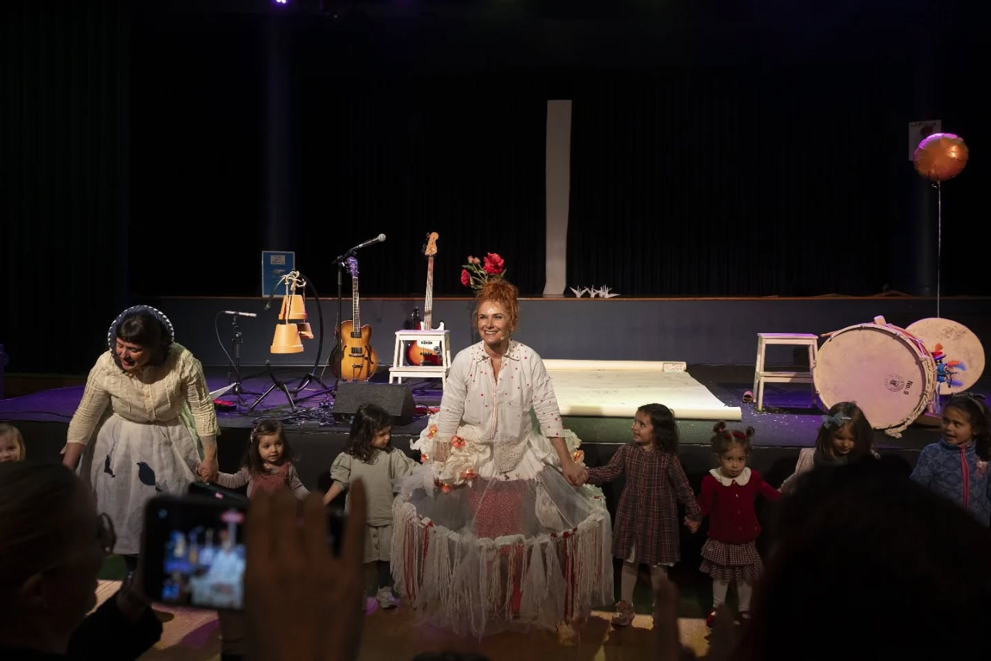 DIA MUNDIAL DA POESIA — PASSÁROS E LIBERDADE: O PROTESTO