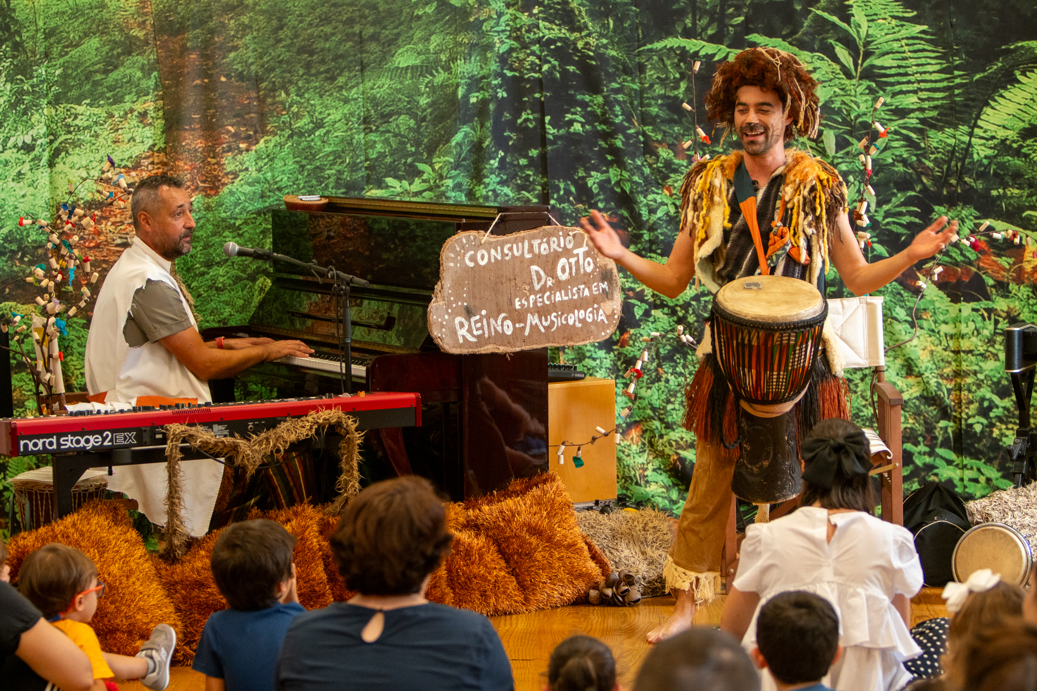 ESPETÁCULOS PARA FAMÍLIAS — WAKA