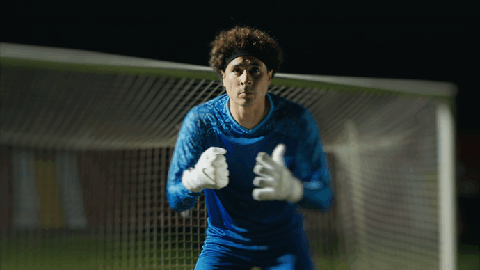 001.1xBet : Guillermo Ochoa