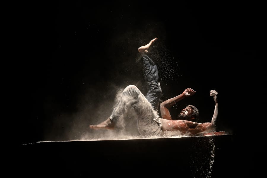 Pak Ndjamena Rituais Corpo