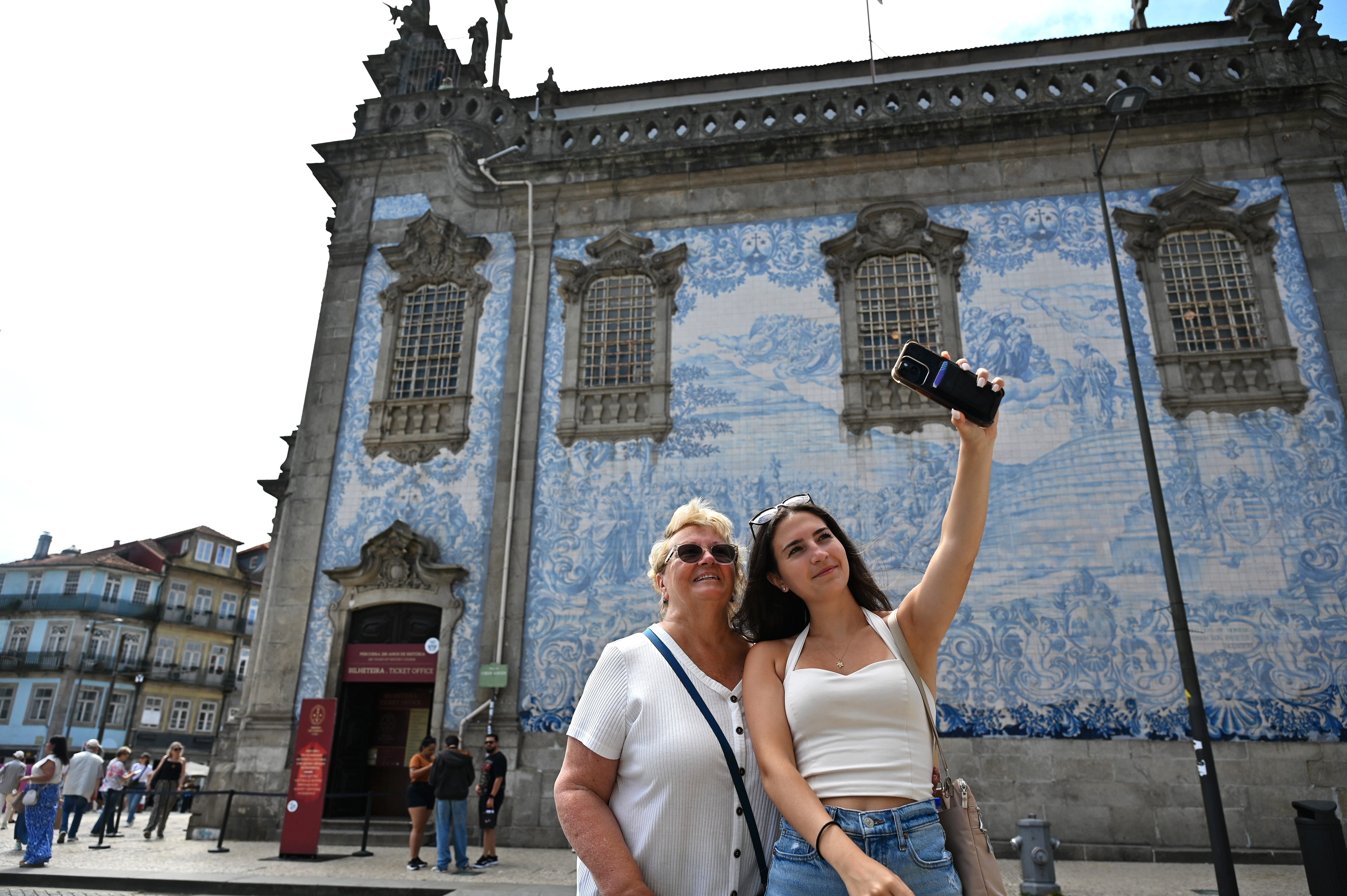 Portografia: Fachada da Igreja do Carmo