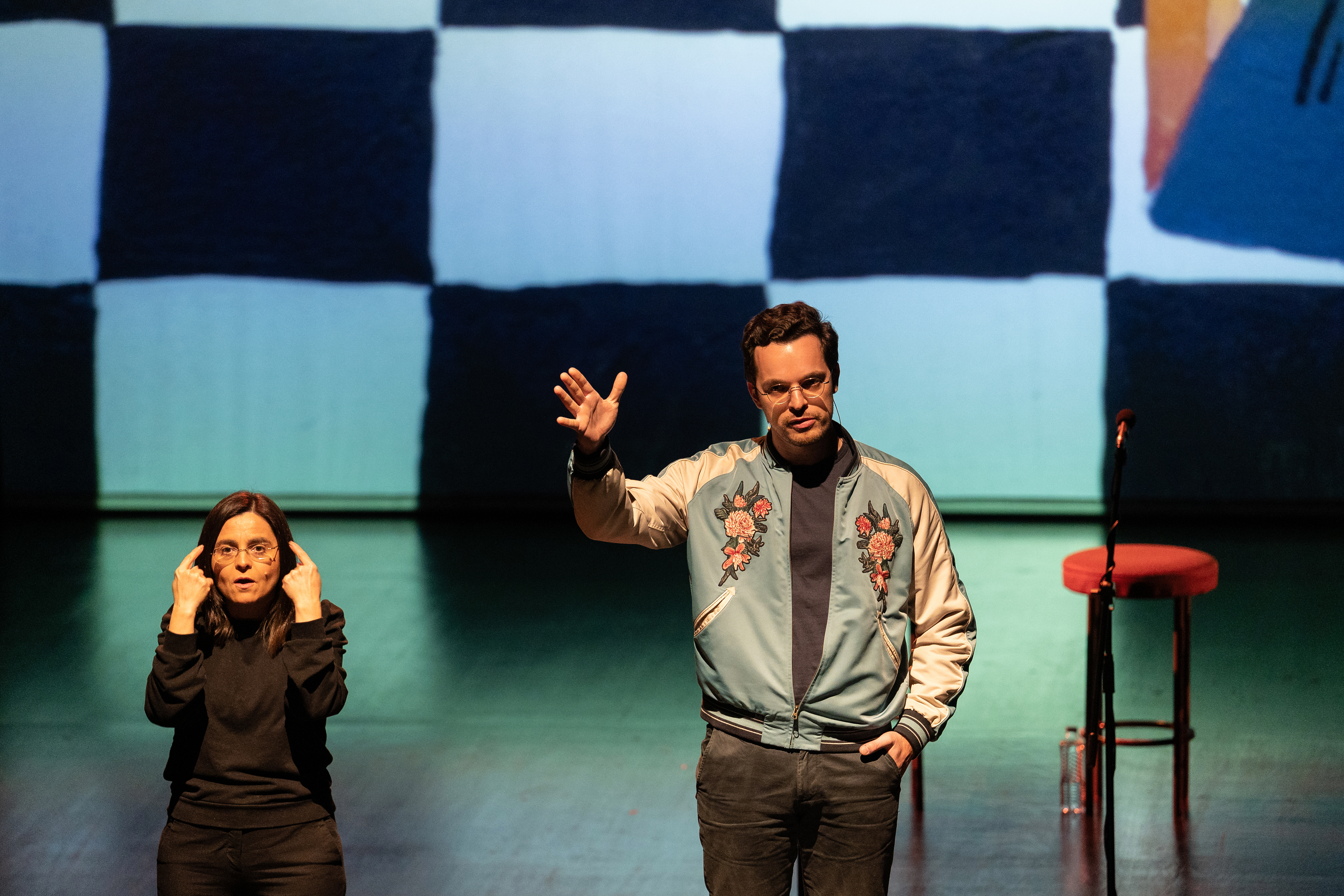 Conjugar Claudia Rubim