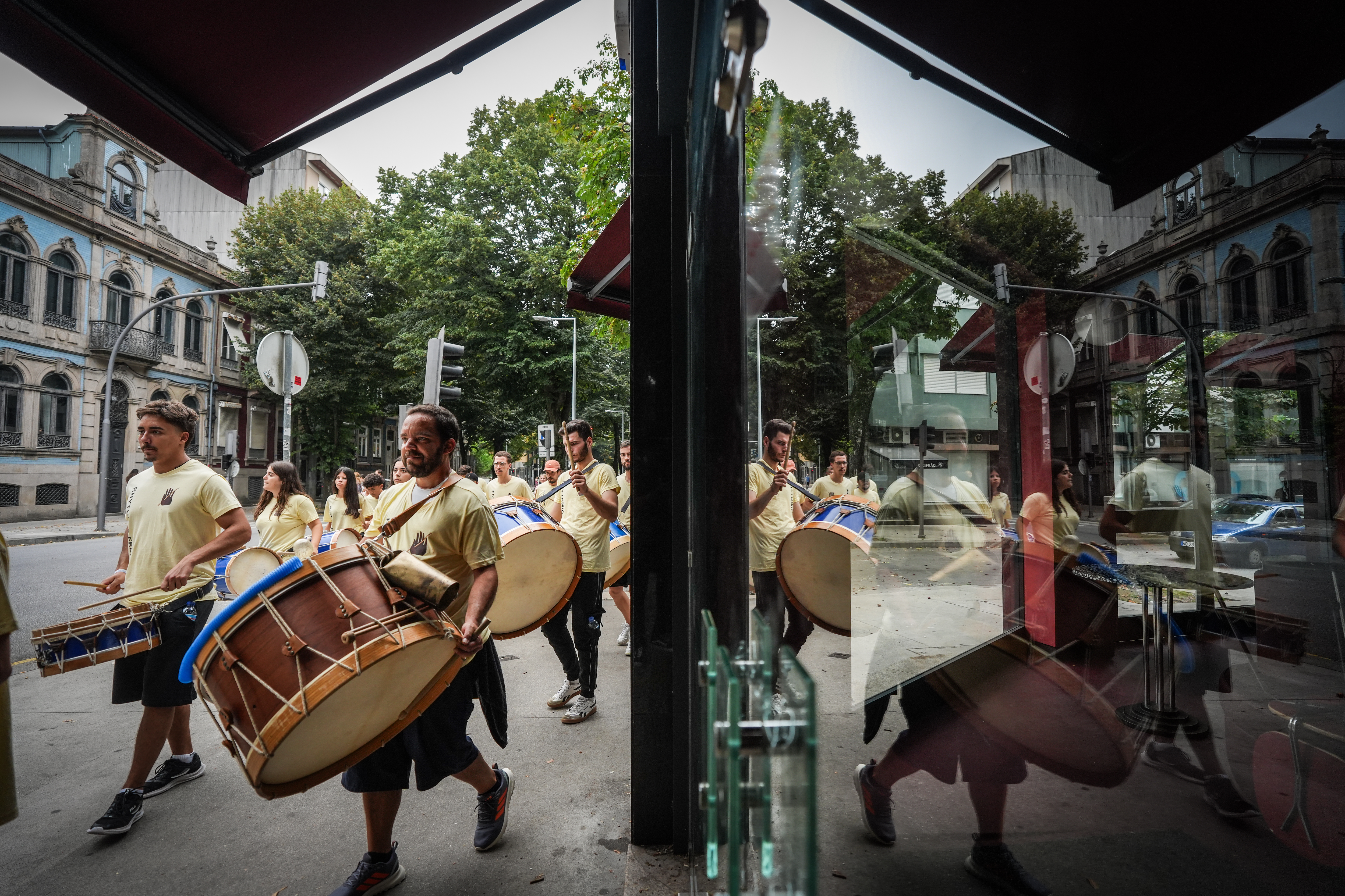 Arruada percussiva na rentrée sonora do Porto