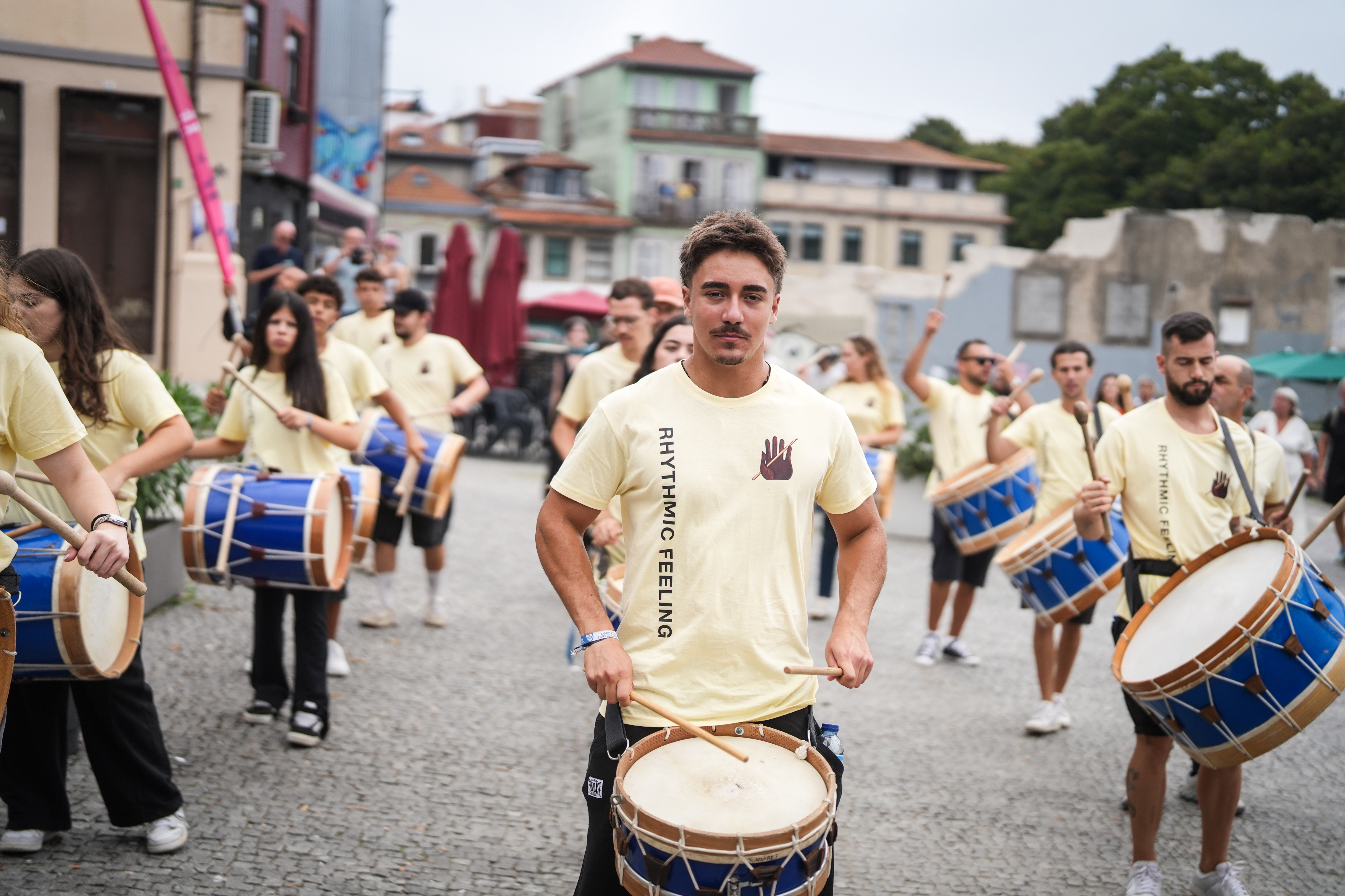 Arruada percussiva na rentrée sonora do Porto