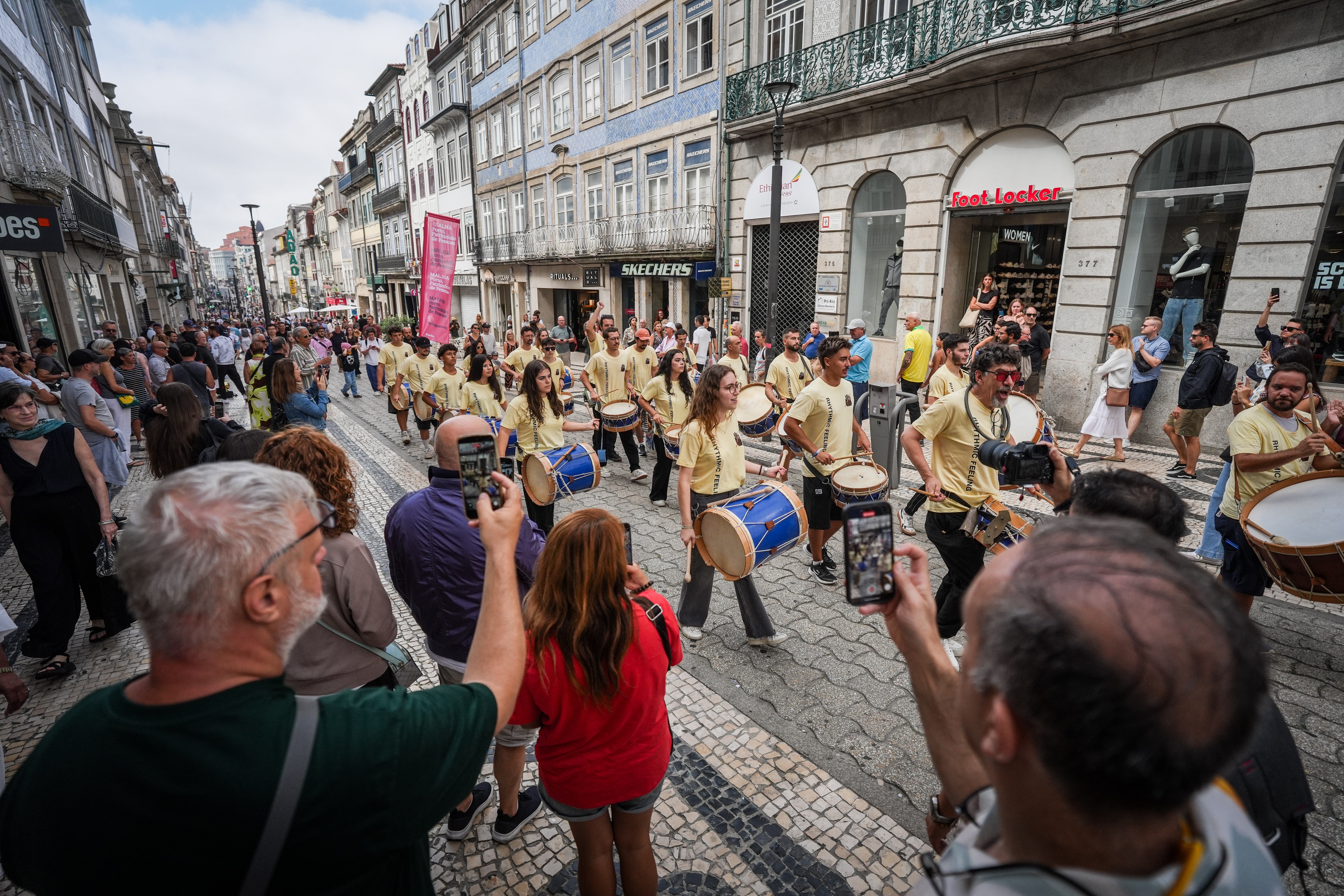 Arruada percussiva na rentrée sonora do Porto